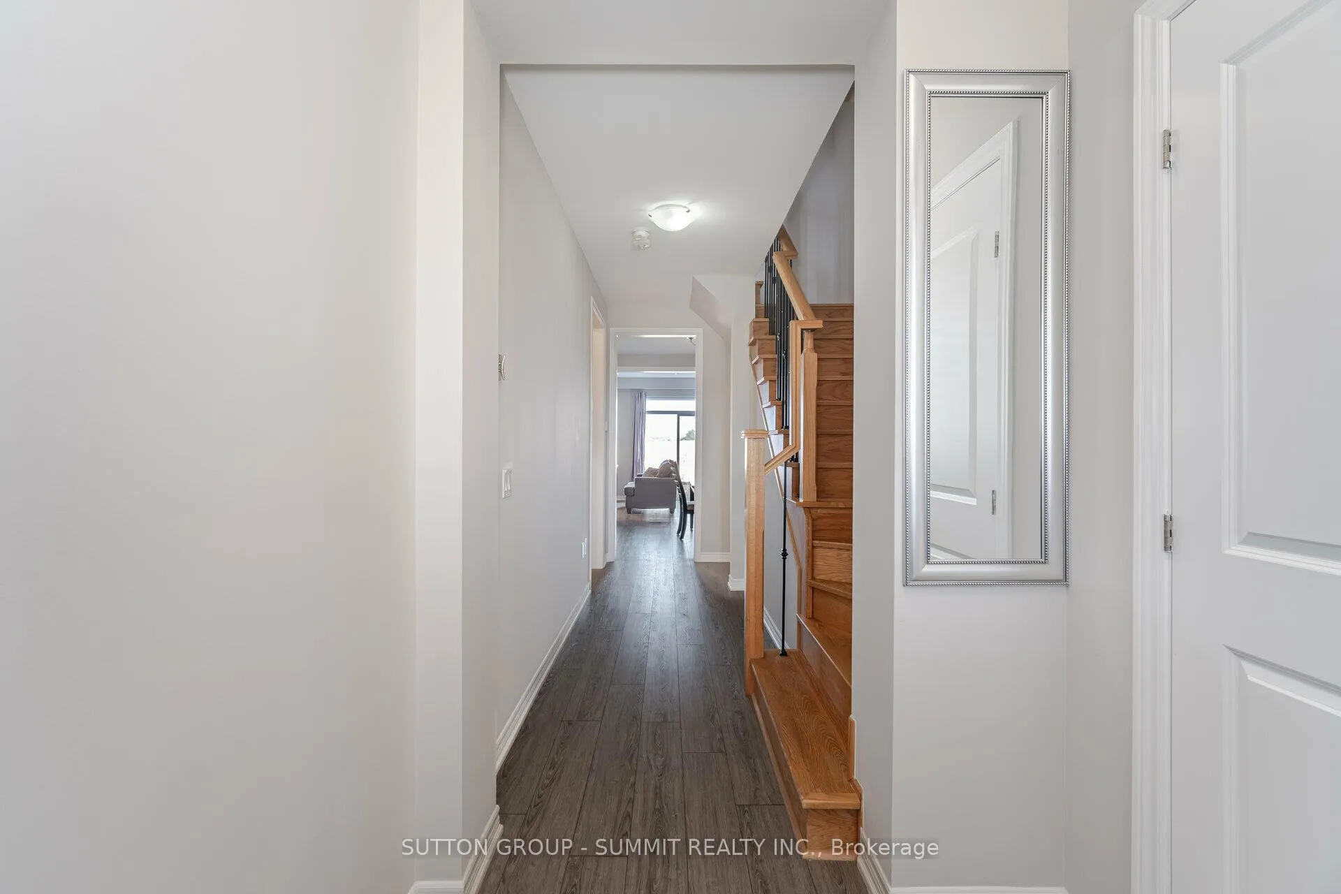 Photo 4 of 39 Bayonne Drive, Hamilton, Stoney Creek Mountain — HOMEH