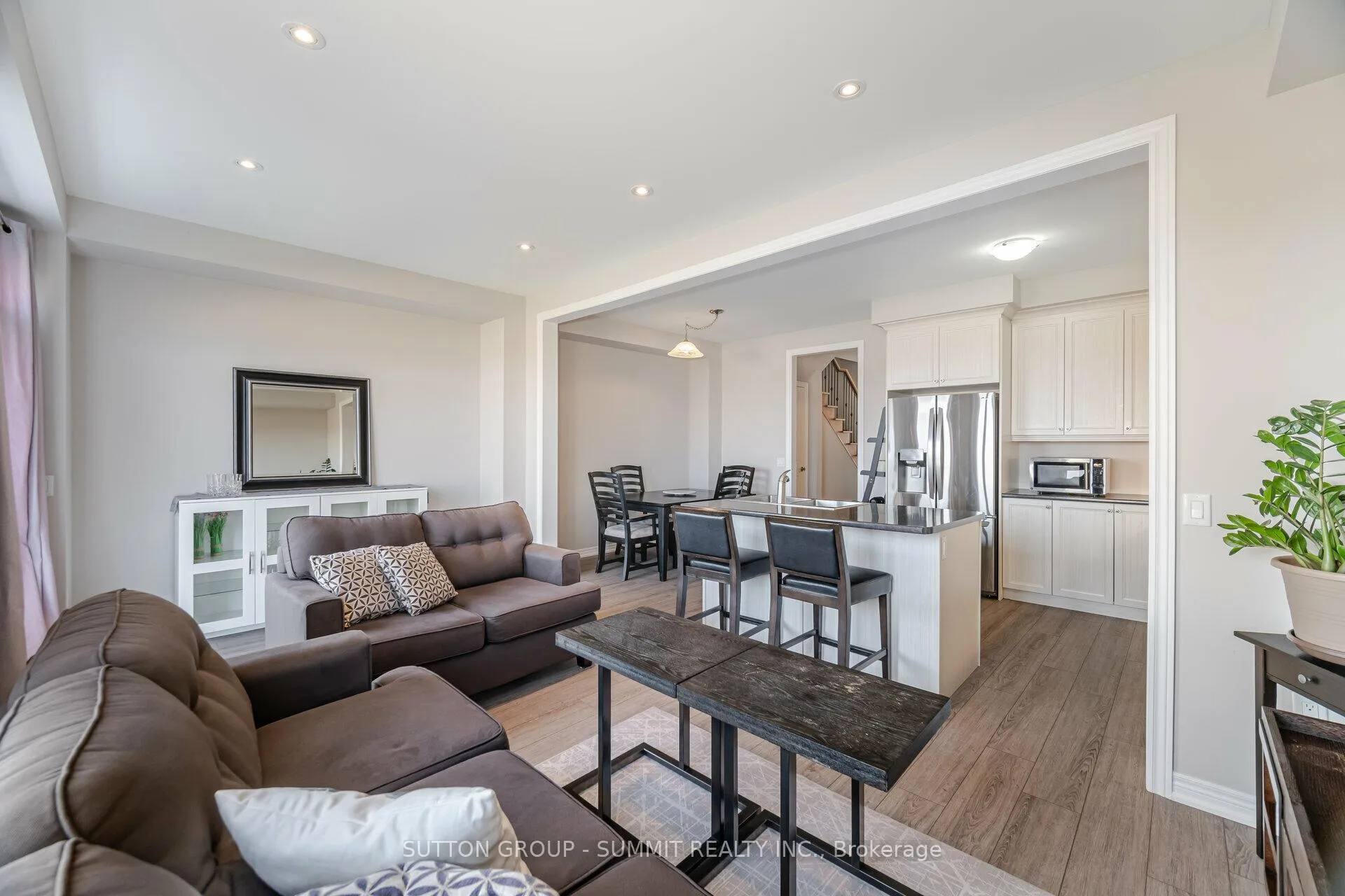 Photo 13 of 39 Bayonne Drive, Hamilton, Stoney Creek Mountain — HOMEH