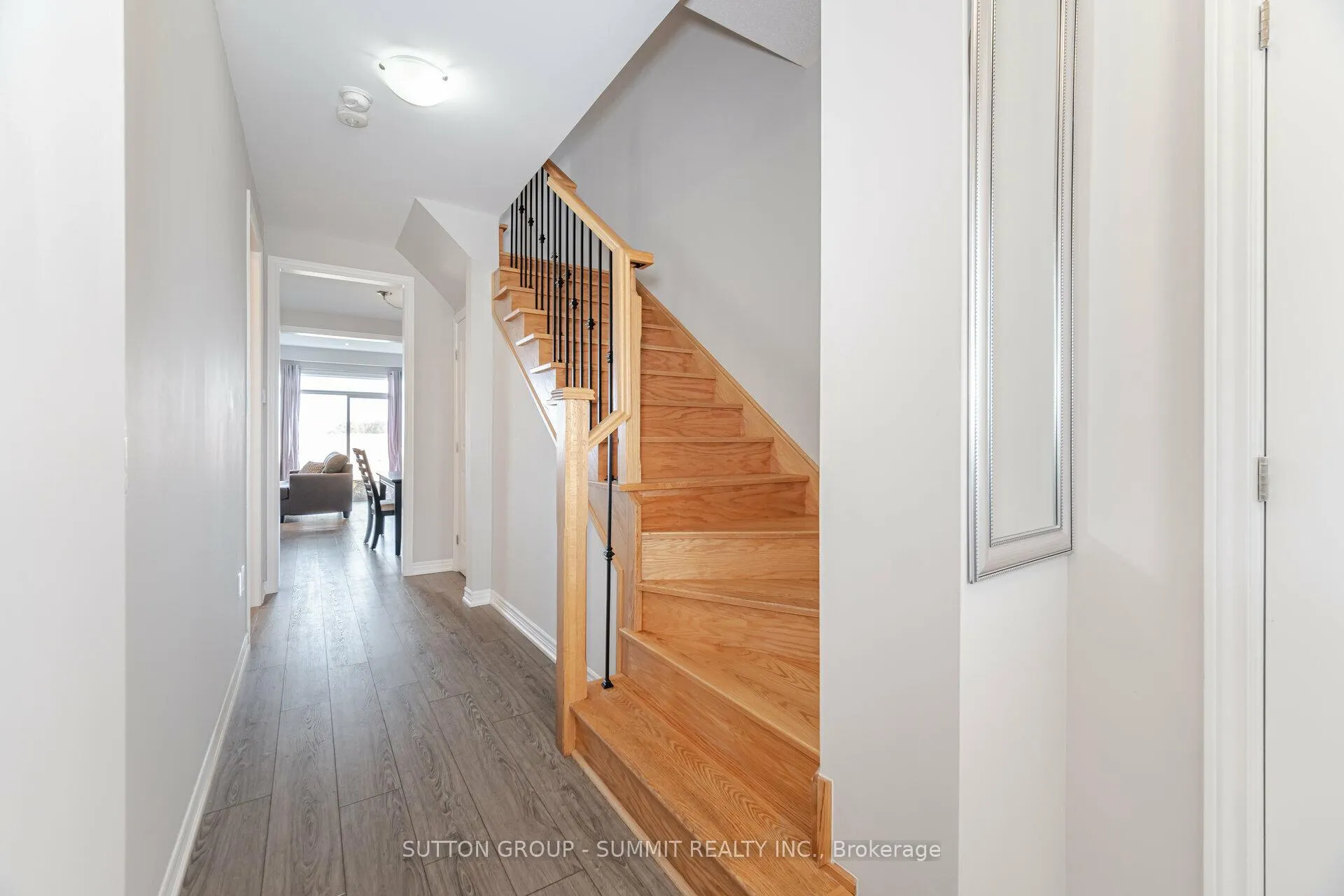 Photo 16 of 39 Bayonne Drive, Hamilton, Stoney Creek Mountain — HOMEH