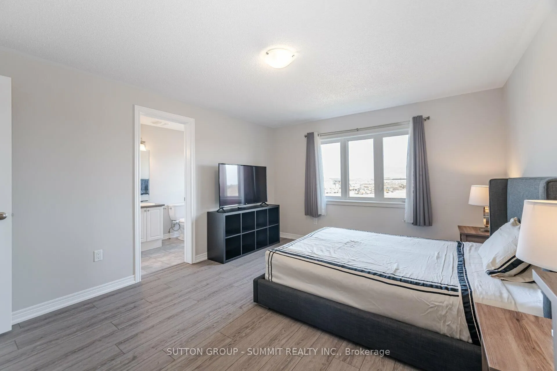 Photo 19 of 39 Bayonne Drive, Hamilton, Stoney Creek Mountain — HOMEH