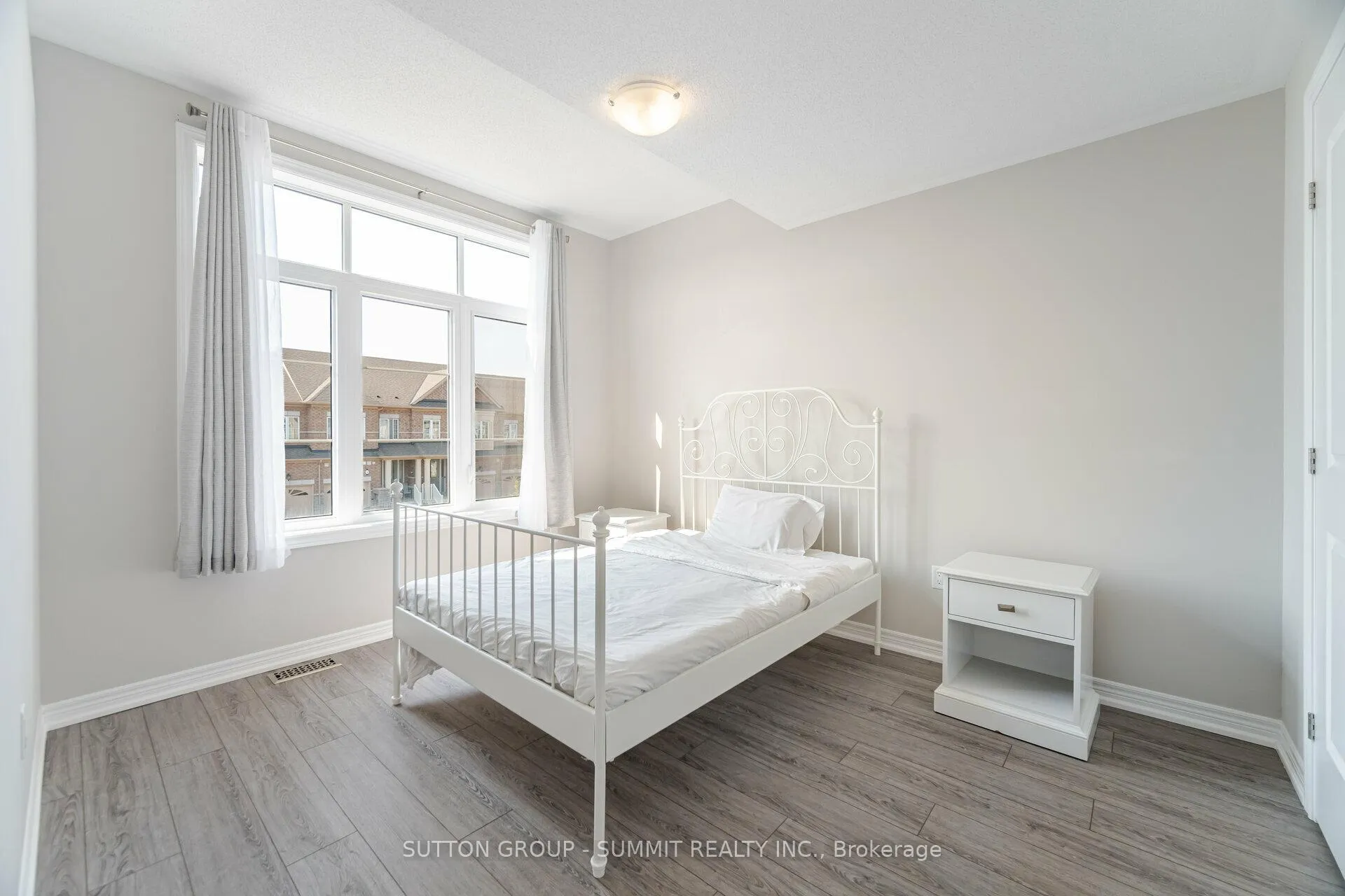 Photo 24 of 39 Bayonne Drive, Hamilton, Stoney Creek Mountain — HOMEH