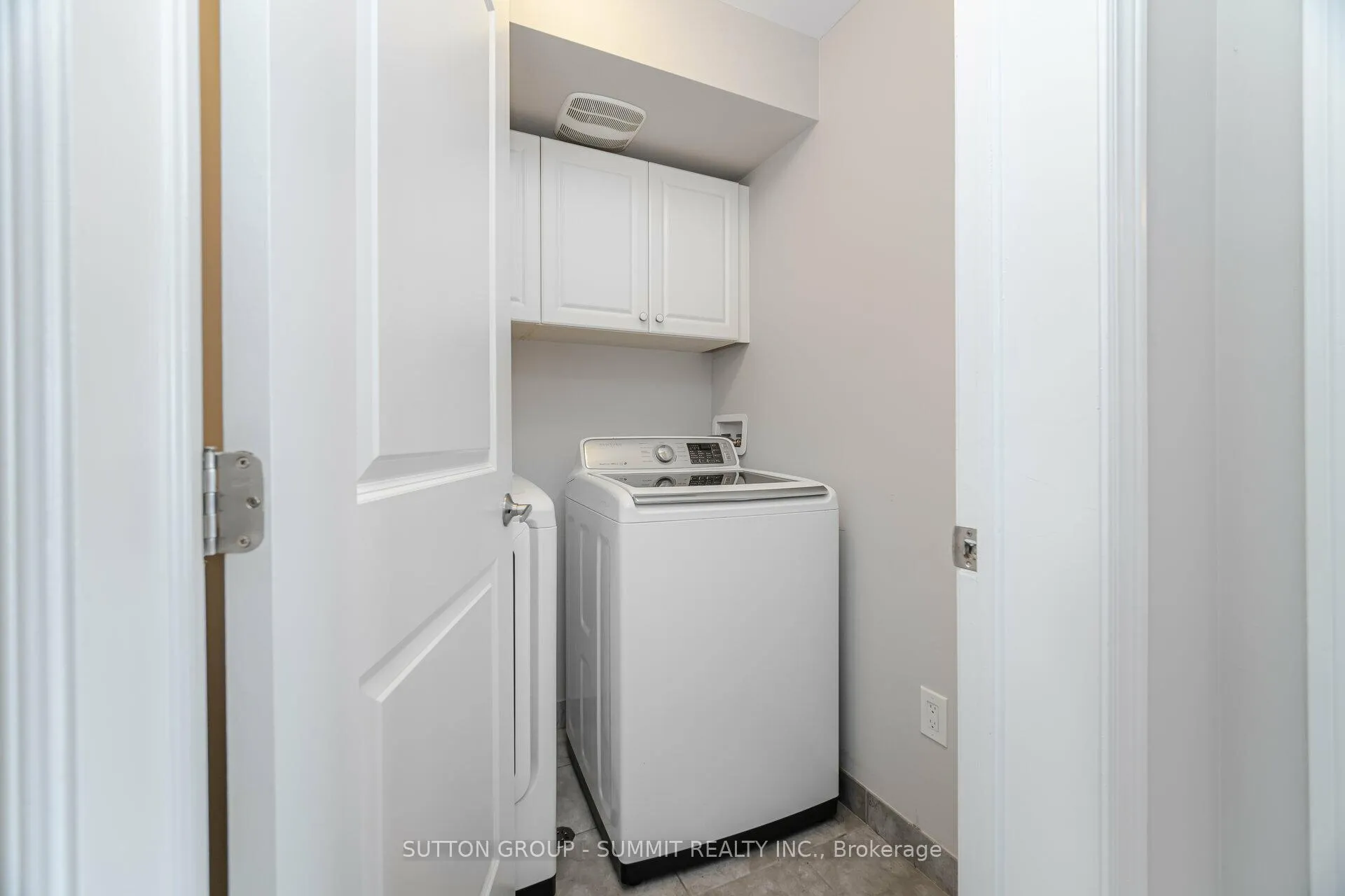 Photo 27 of 39 Bayonne Drive, Hamilton, Stoney Creek Mountain — HOMEH