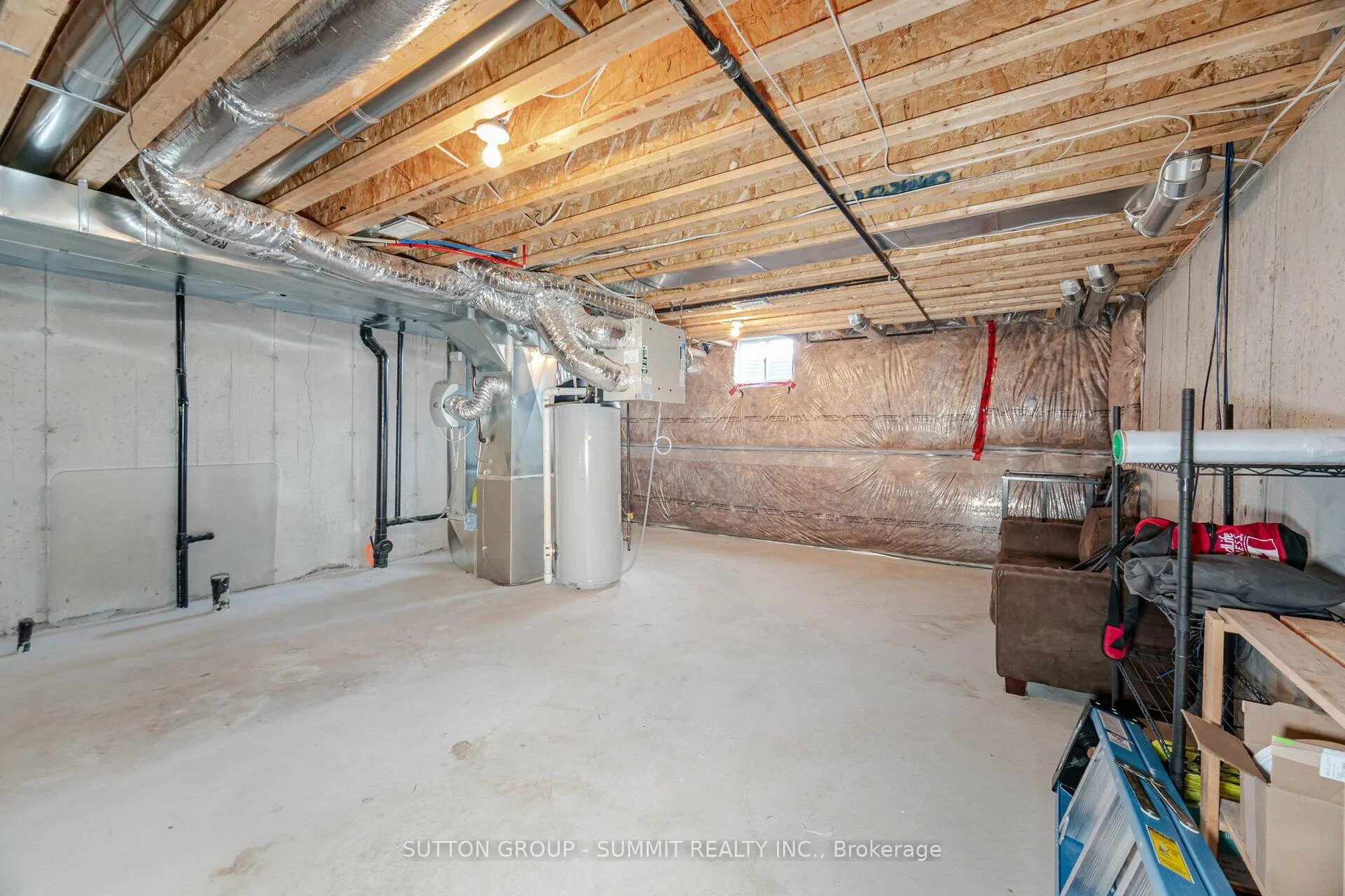 Photo 33 of 39 Bayonne Drive, Hamilton, Stoney Creek Mountain — HOMEH