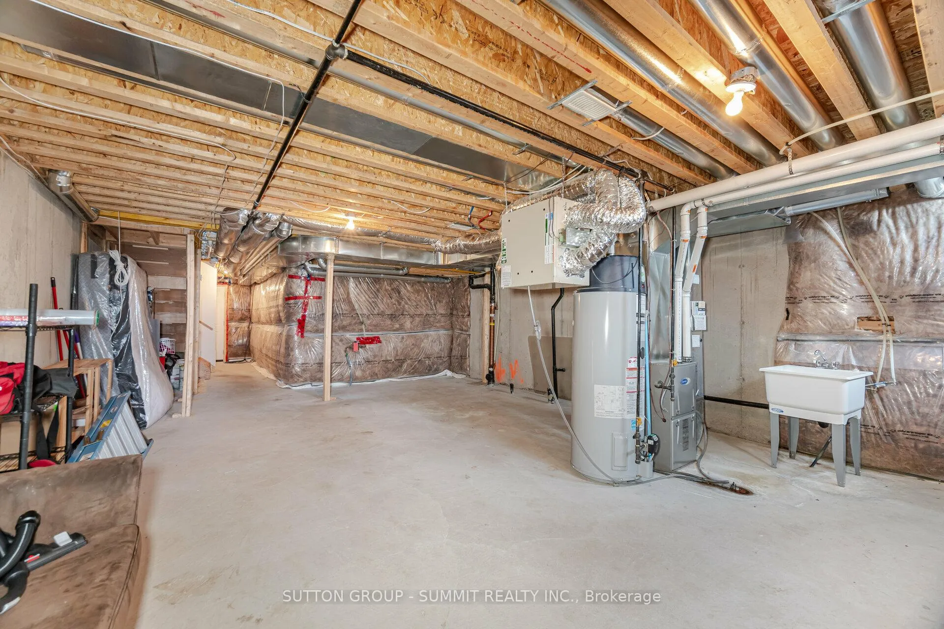 Photo 34 of 39 Bayonne Drive, Hamilton, Stoney Creek Mountain — HOMEH