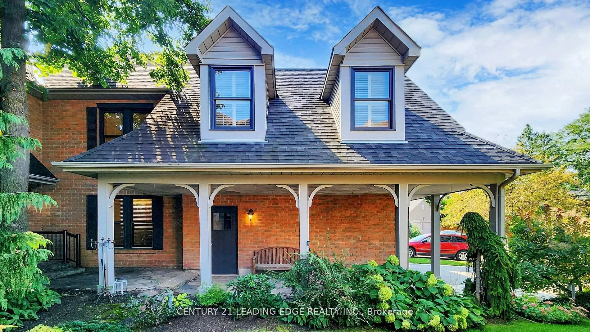 Photo 2 of 34 Rosemead Close, Markham, Unionville — HOMEH
