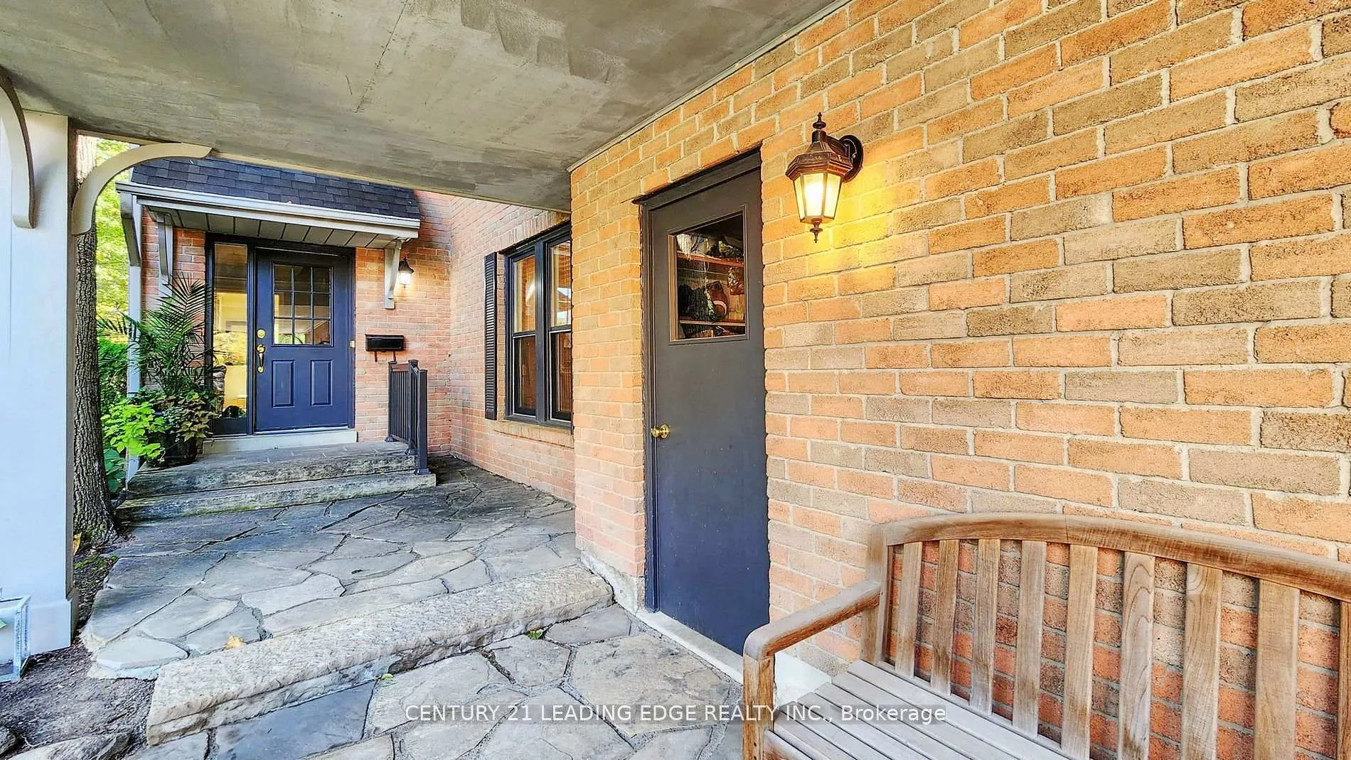 Photo 4 of 34 Rosemead Close, Markham, Unionville — HOMEH