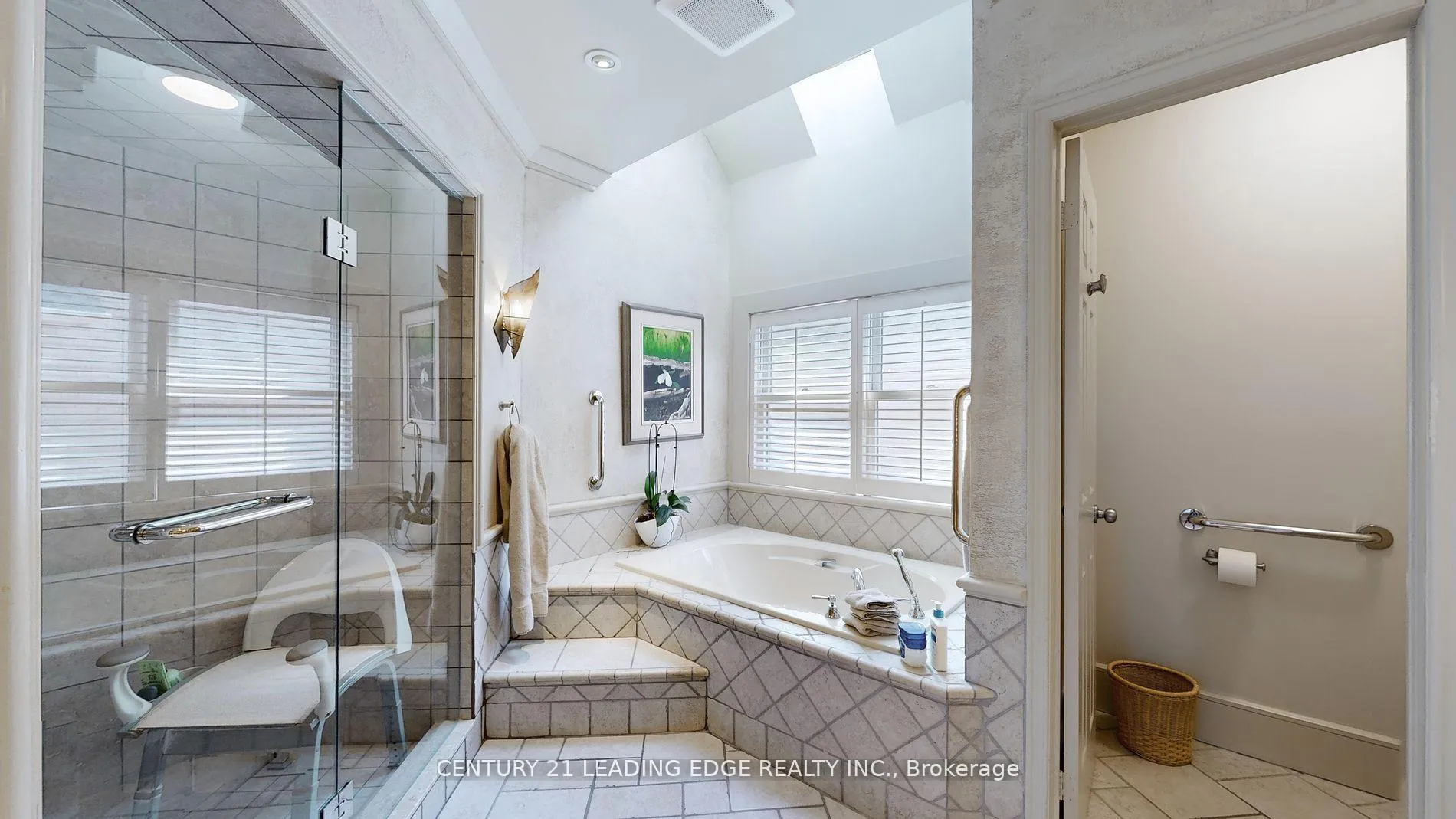 Photo 22 of 34 Rosemead Close, Markham, Unionville — HOMEH