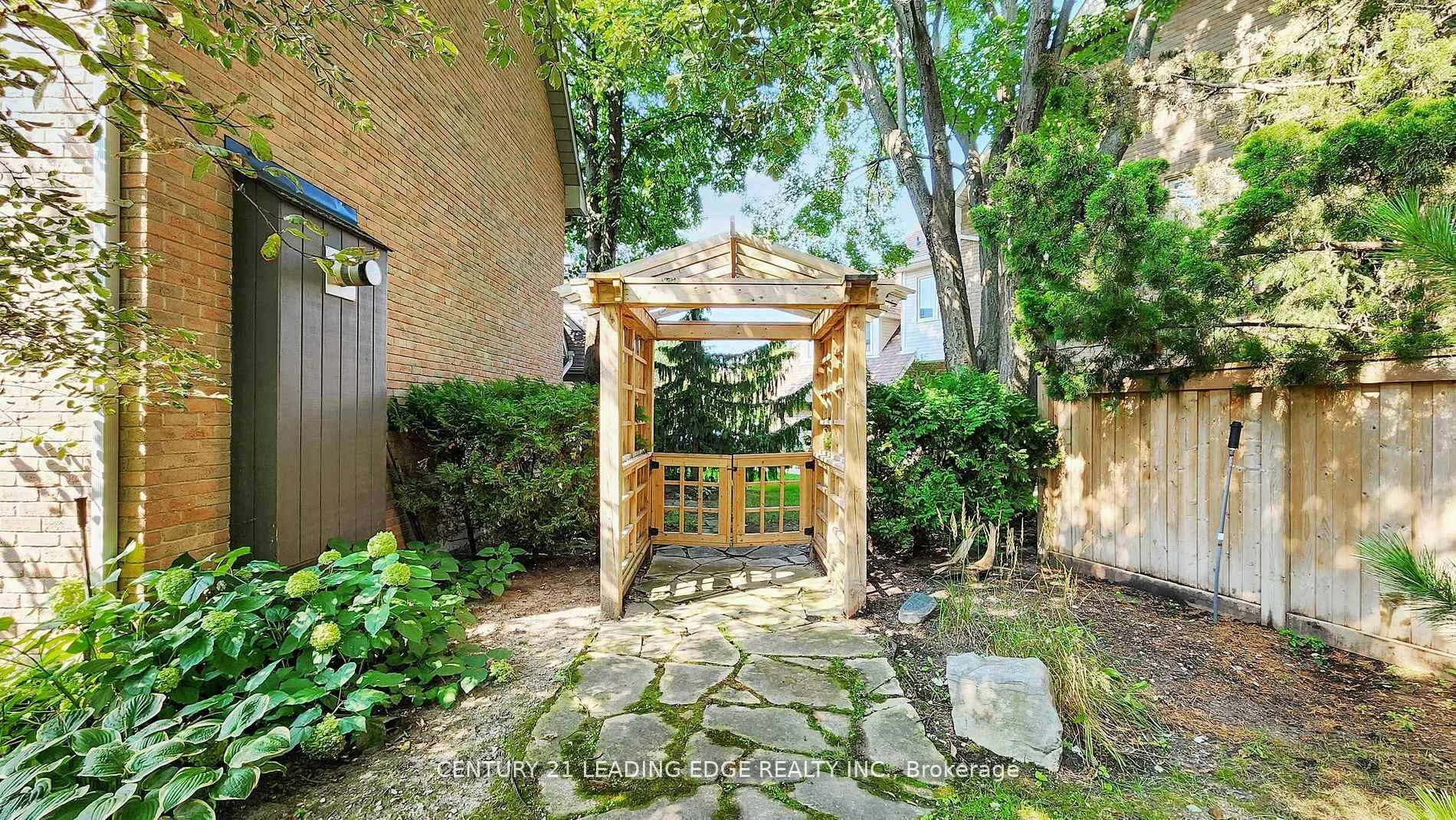 Photo 38 of 34 Rosemead Close, Markham, Unionville — HOMEH