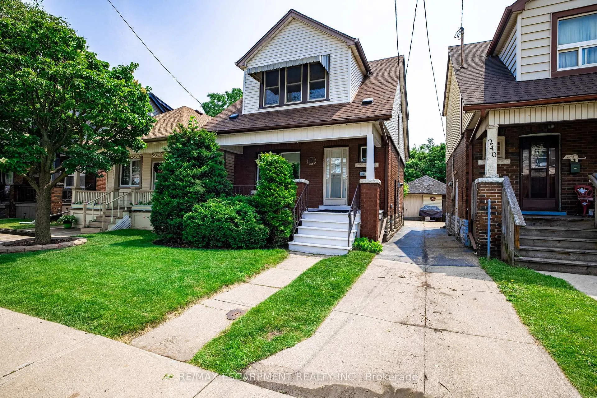 Photo 2 of 242 Glendale Avenue N, Hamilton, Crown Point — HOMEH