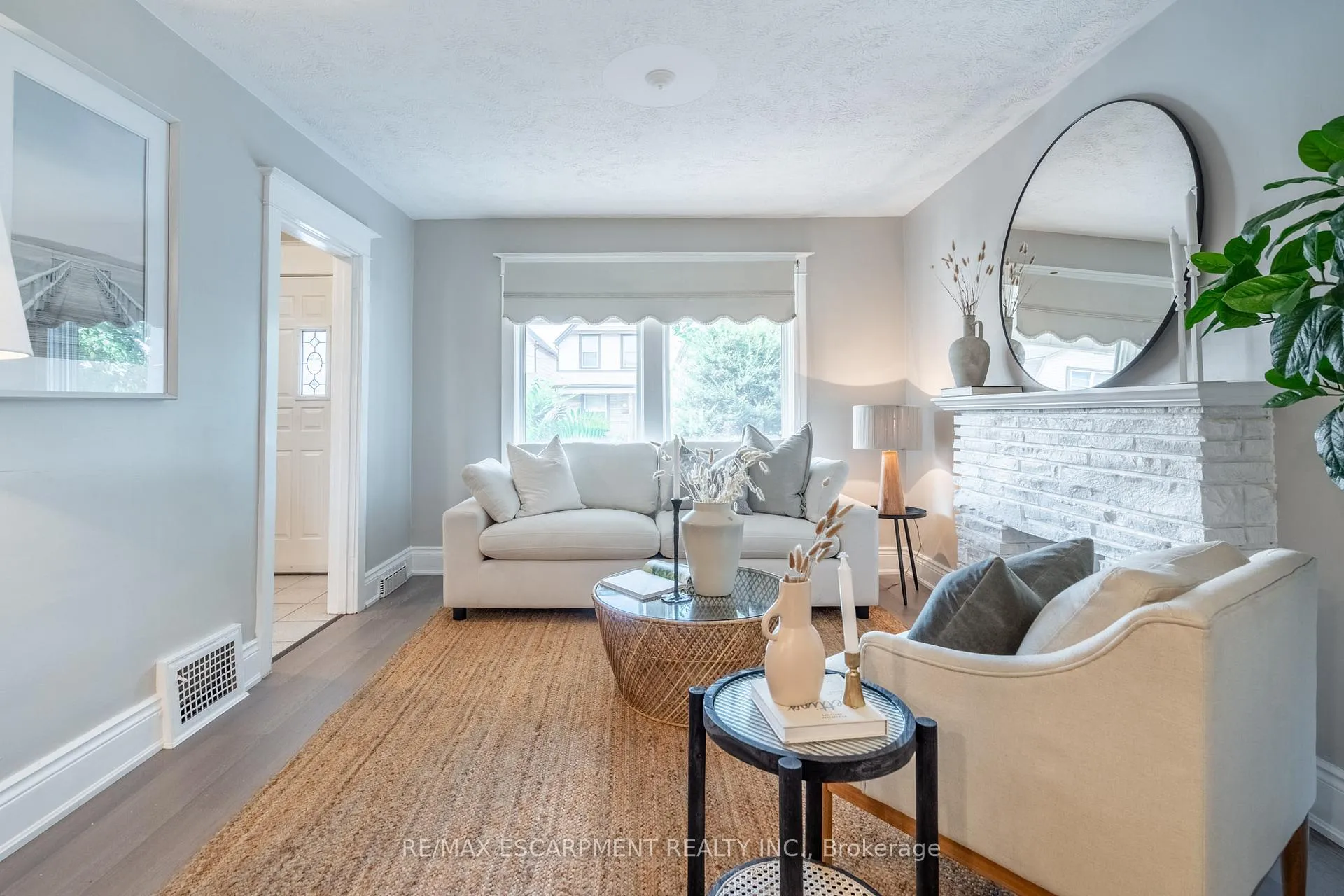 Photo 7 of 242 Glendale Avenue N, Hamilton, Crown Point — HOMEH