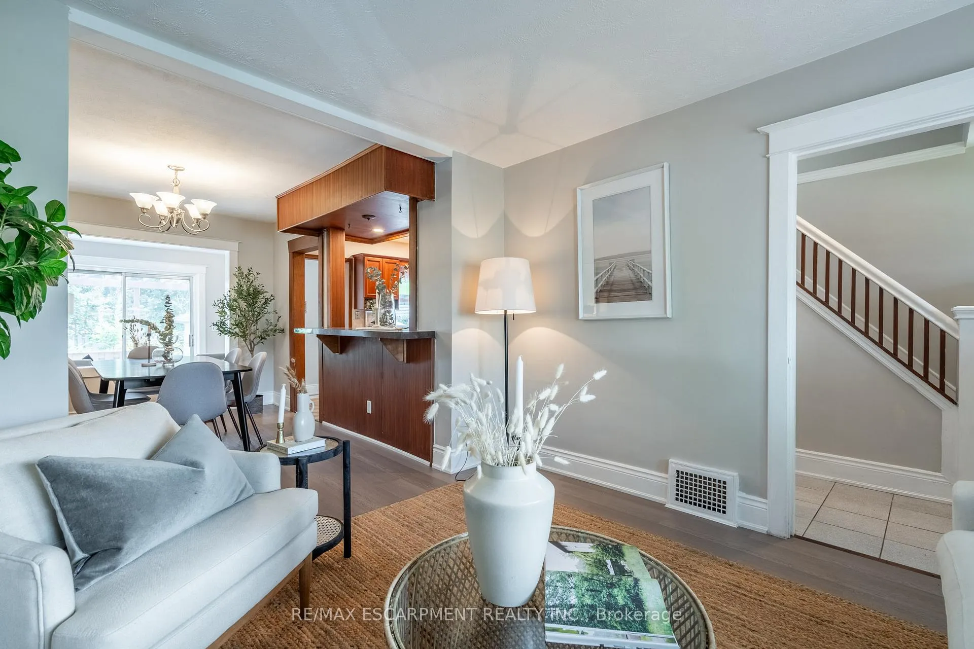 Photo 8 of 242 Glendale Avenue N, Hamilton, Crown Point — HOMEH