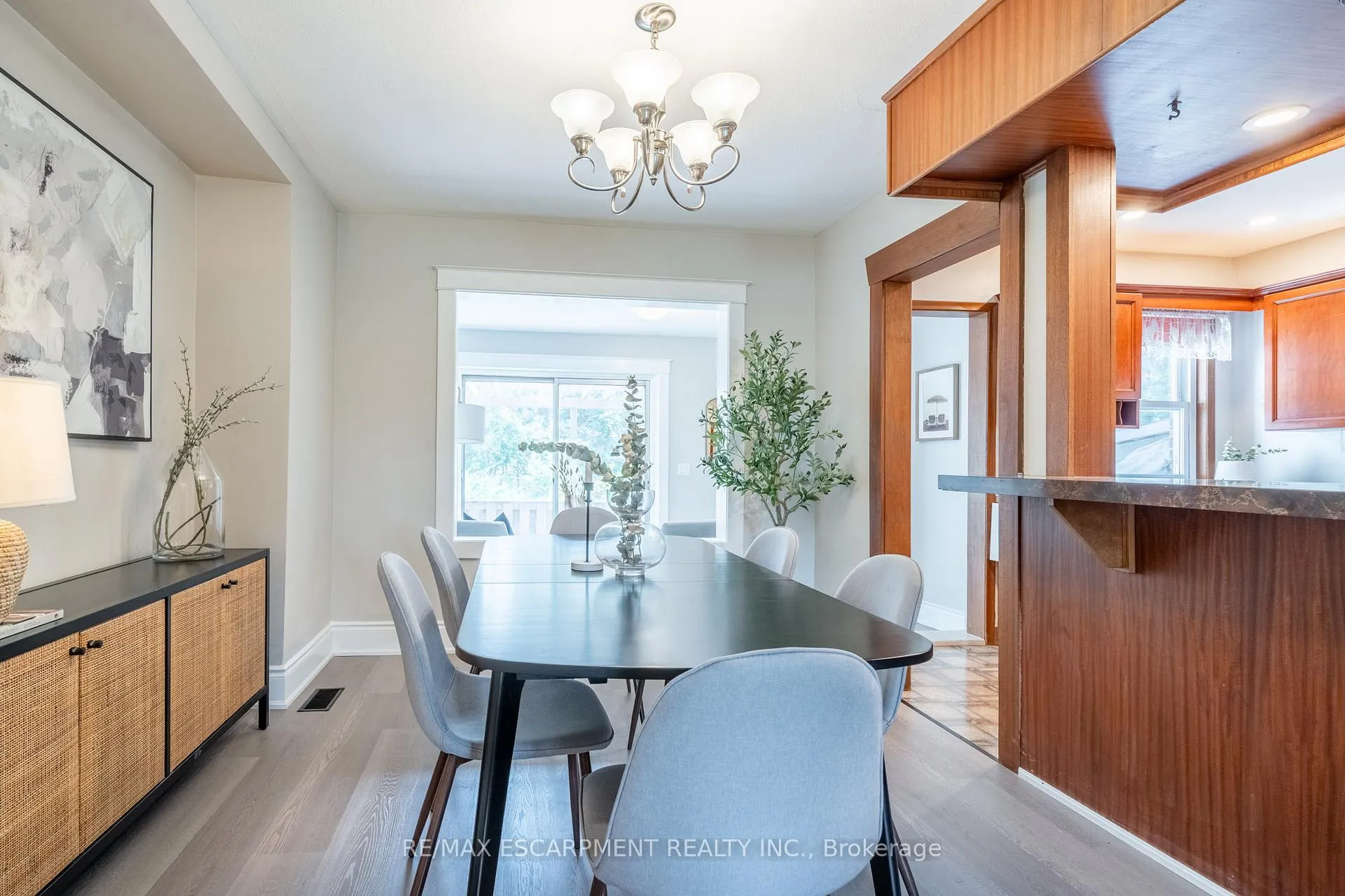 Photo 9 of 242 Glendale Avenue N, Hamilton, Crown Point — HOMEH
