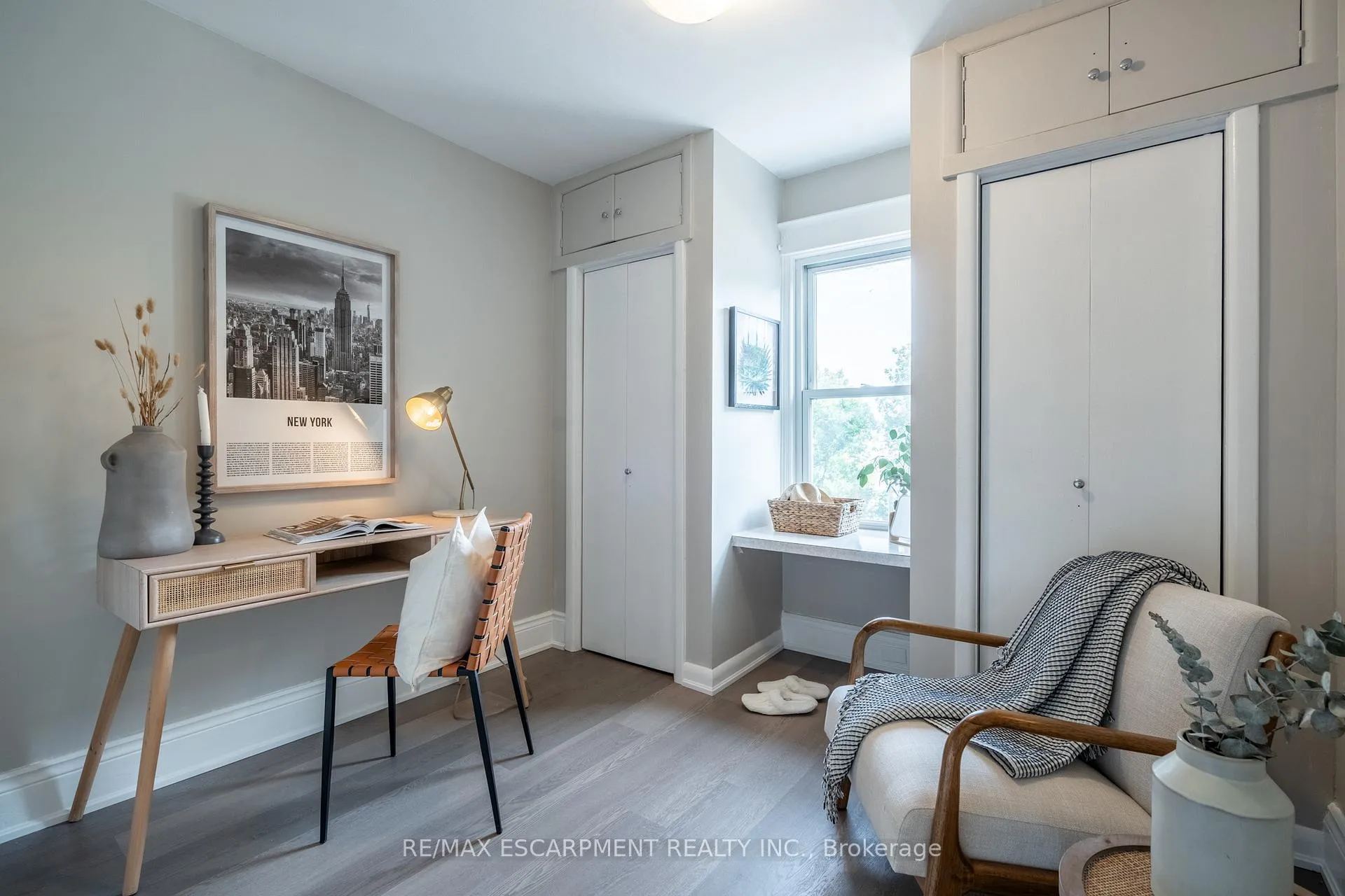 Photo 24 of 242 Glendale Avenue N, Hamilton, Crown Point — HOMEH
