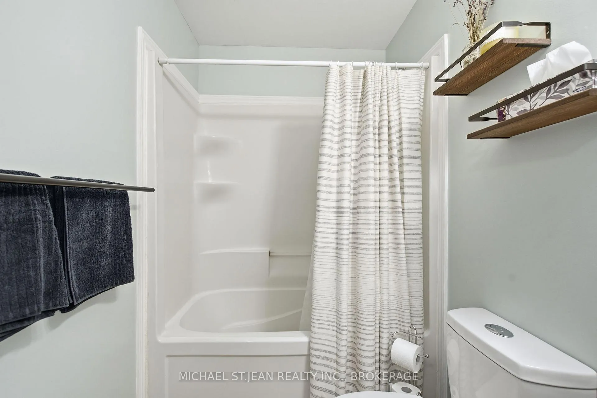 Photo 19 of Unit 37, 10 Foxglove Crescent, Kitchener — HOMEH