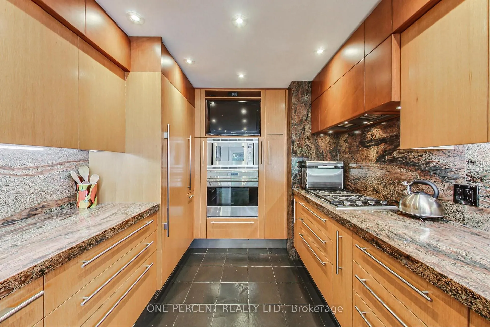 Photo 9 of 40 Mullen Drive, Vaughan, Brownridge — HOMEH