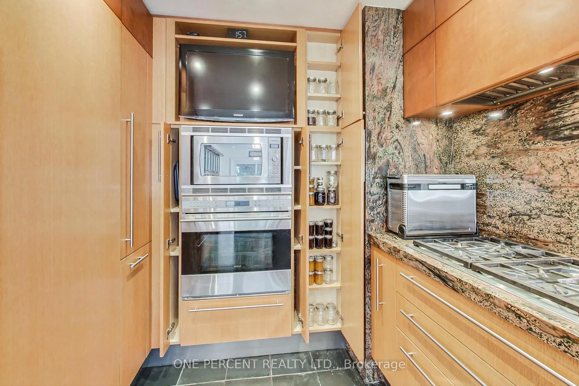 Photo 10 of 40 Mullen Drive, Vaughan, Brownridge — HOMEH