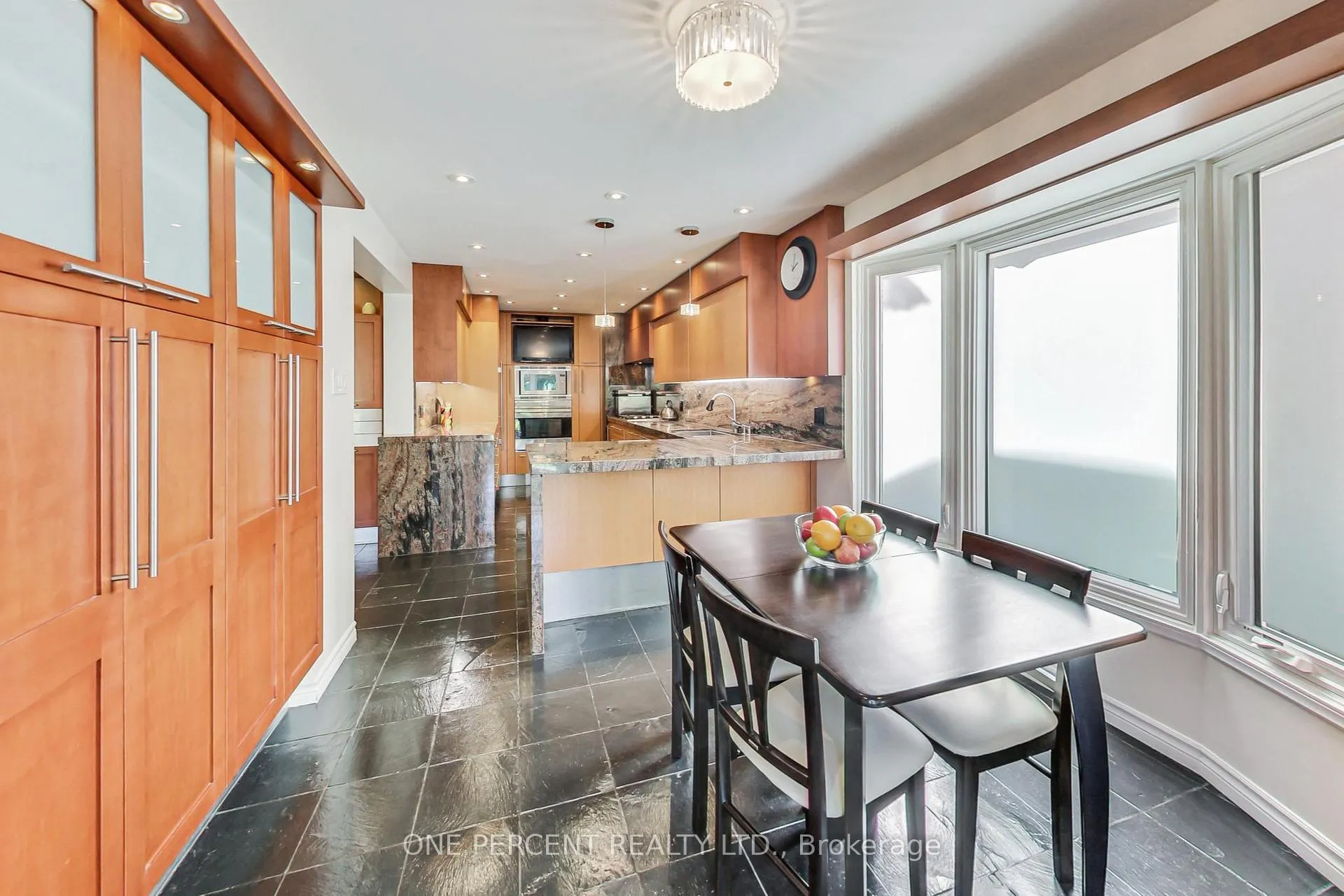 Photo 13 of 40 Mullen Drive, Vaughan, Brownridge — HOMEH