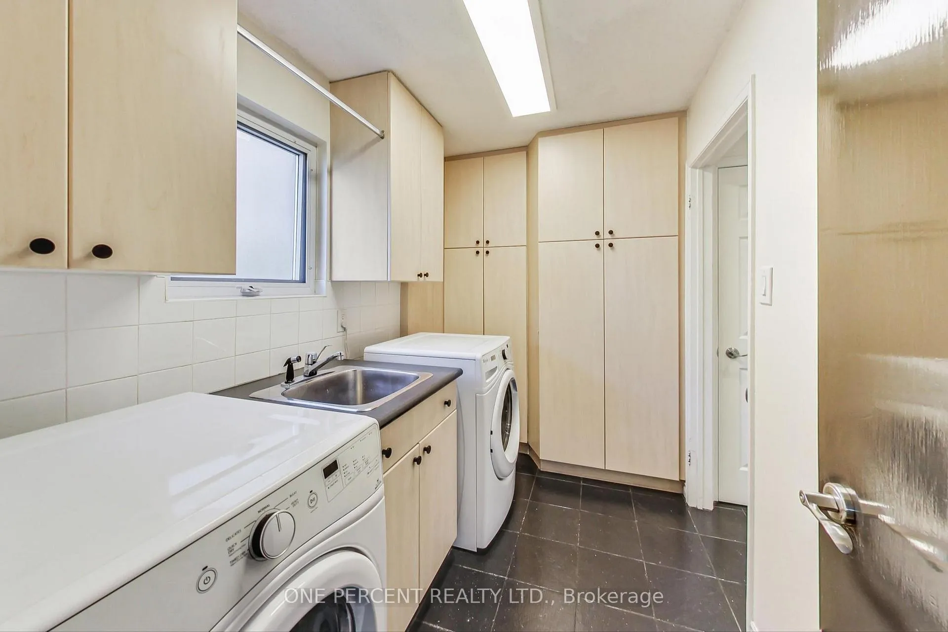 Photo 18 of 40 Mullen Drive, Vaughan, Brownridge — HOMEH