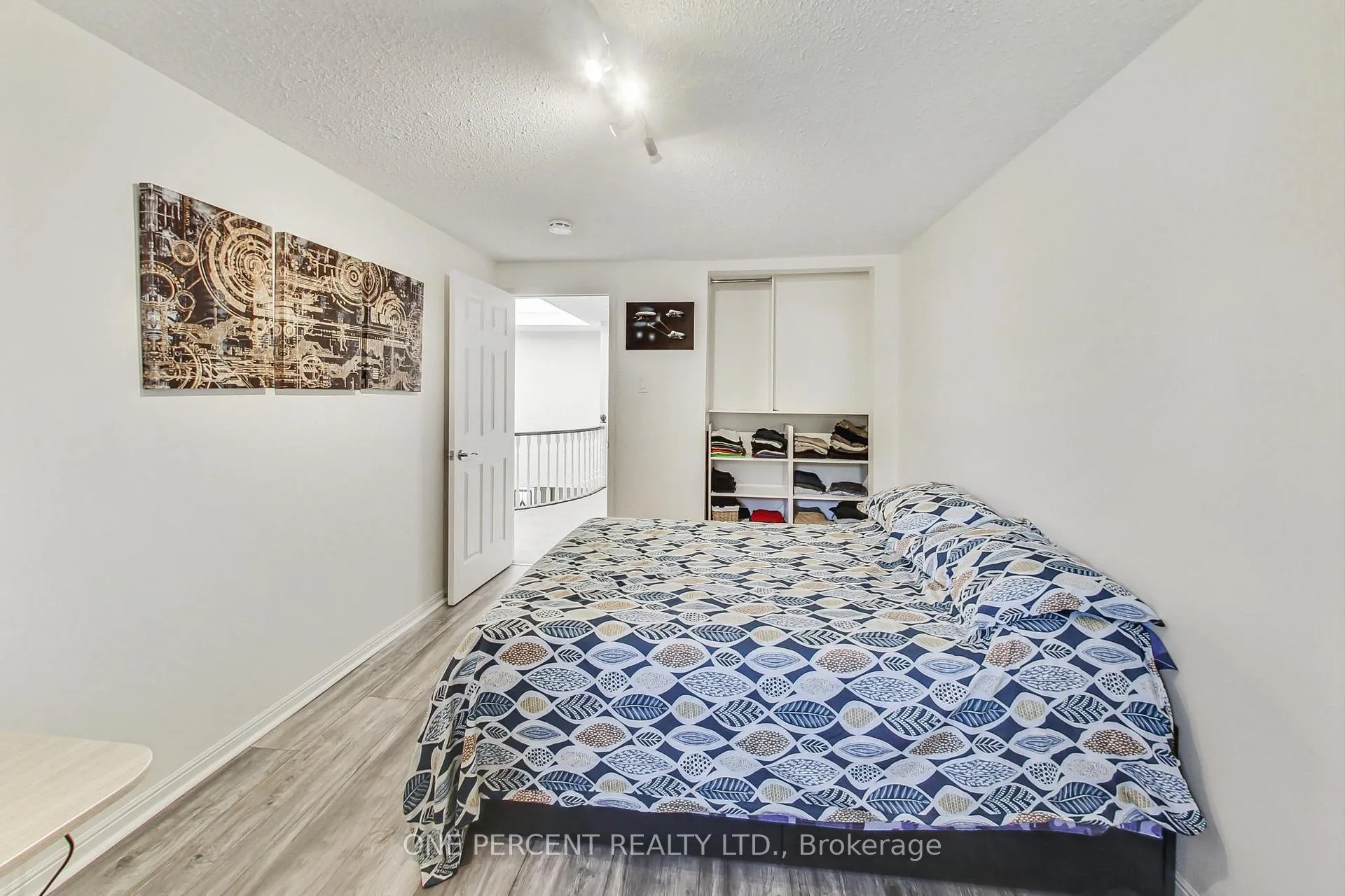Photo 25 of 40 Mullen Drive, Vaughan, Brownridge — HOMEH