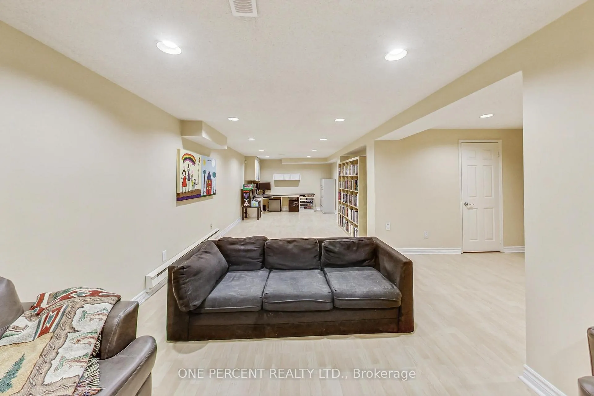 Photo 29 of 40 Mullen Drive, Vaughan, Brownridge — HOMEH