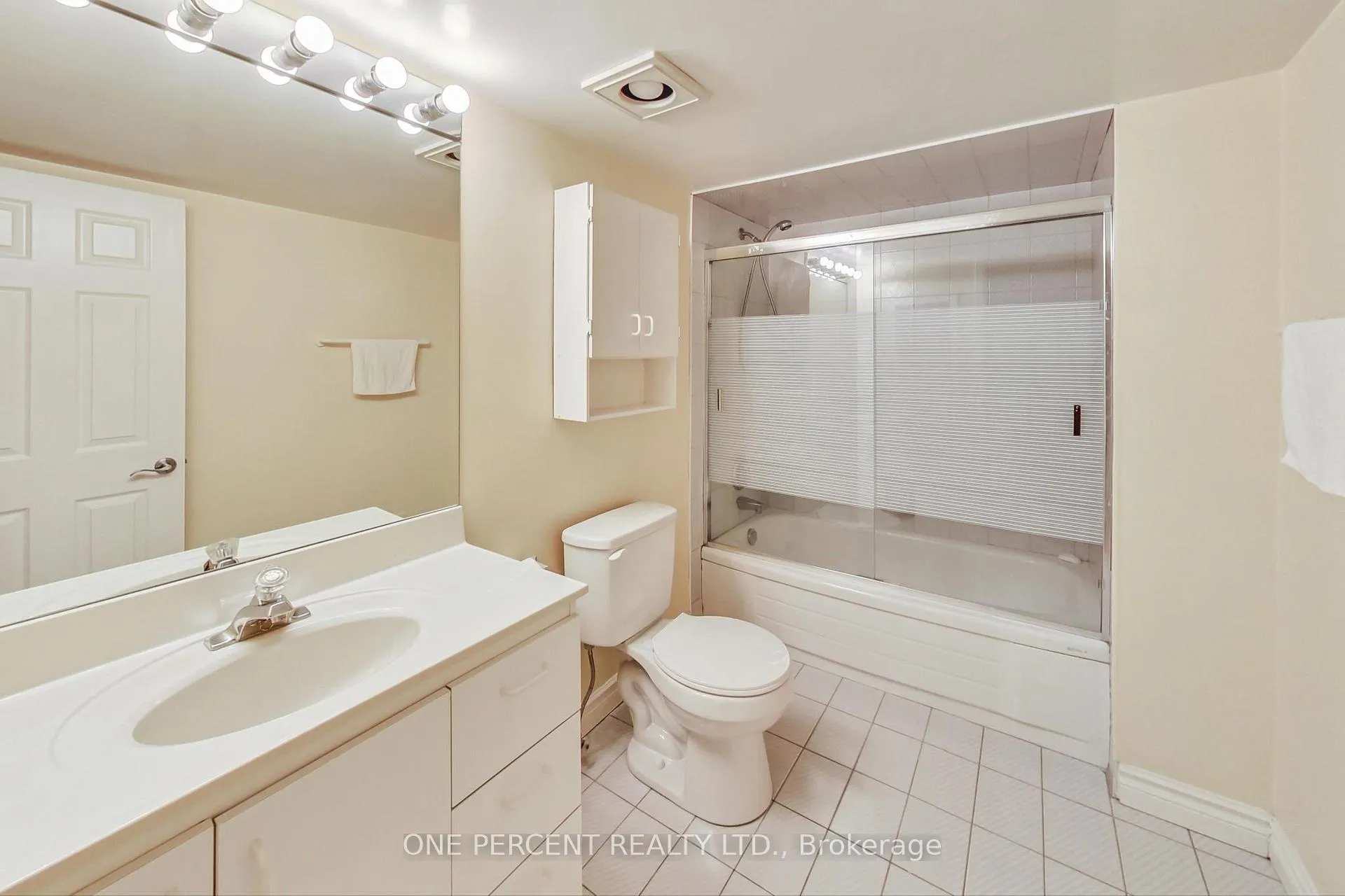 Photo 33 of 40 Mullen Drive, Vaughan, Brownridge — HOMEH