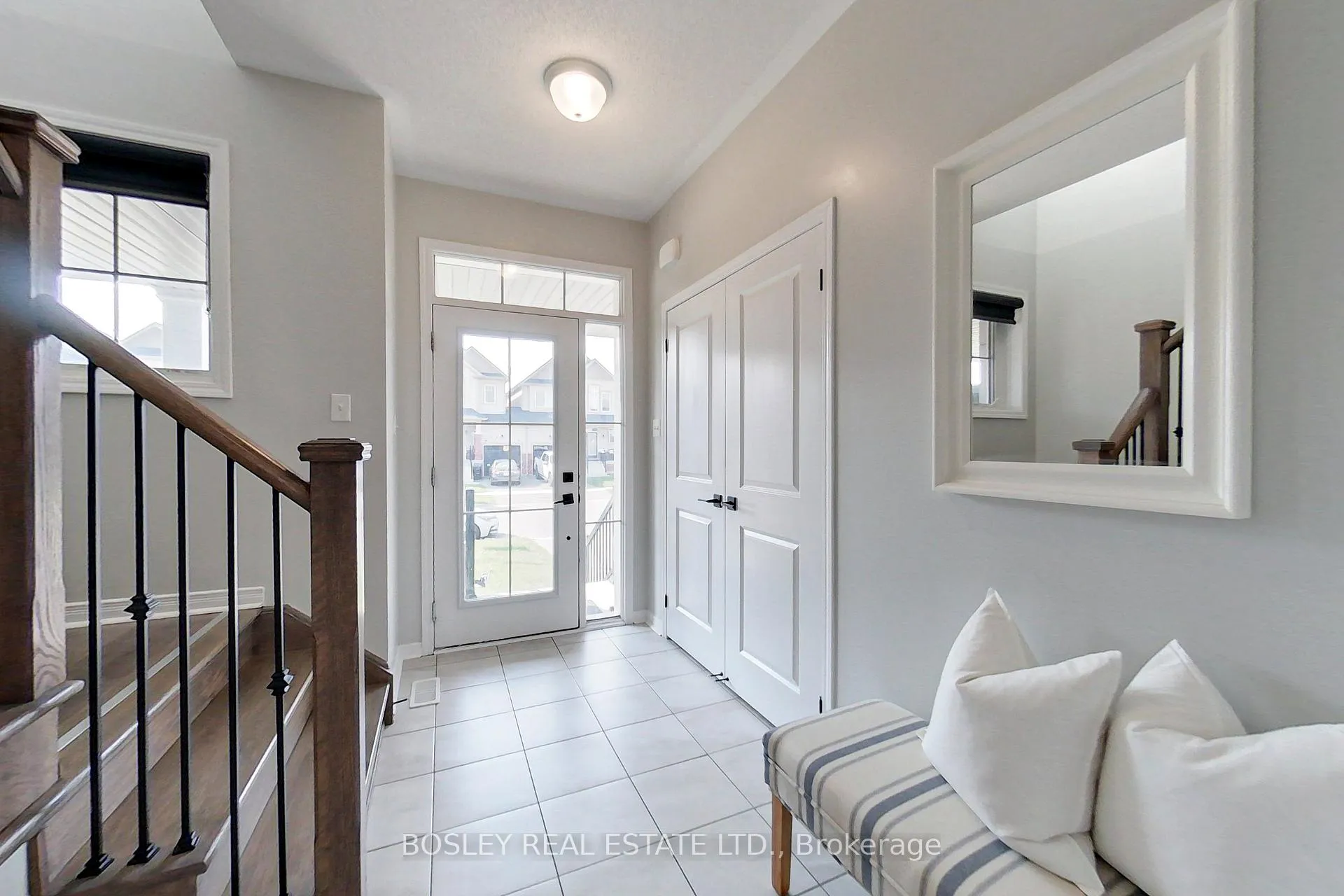 Photo 2 of 13 Barfoot Street, Collingwood — HOMEH