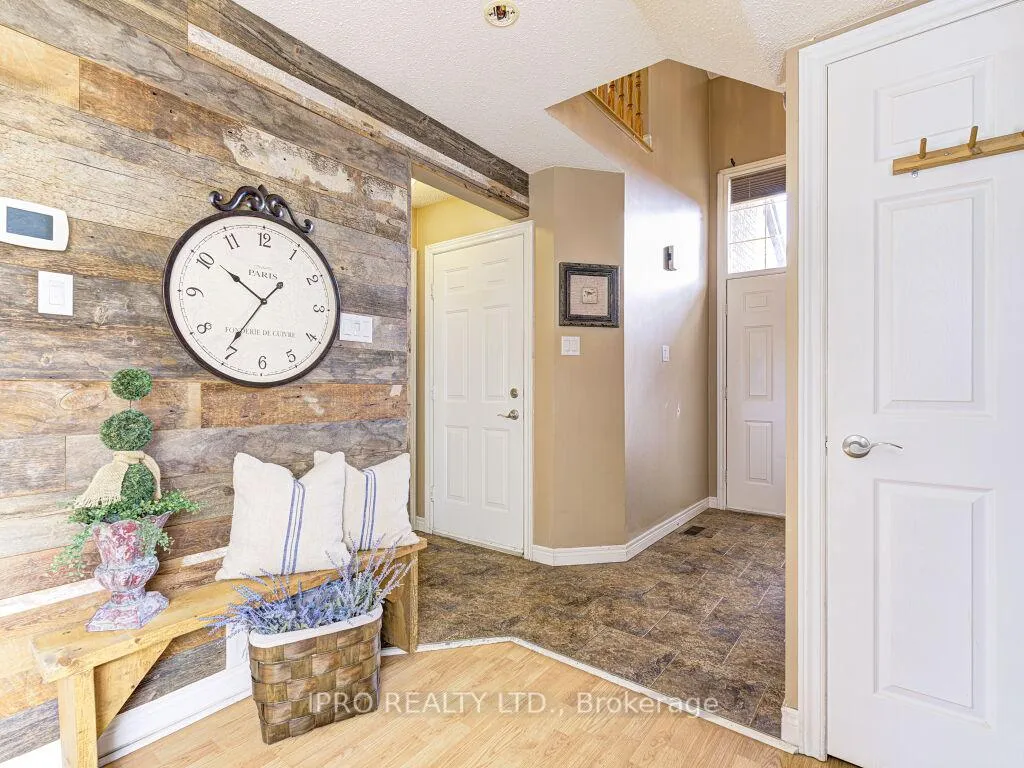 Photo 6 of 36 Kildonan Crescent, Hamilton, Waterdown — HOMEH