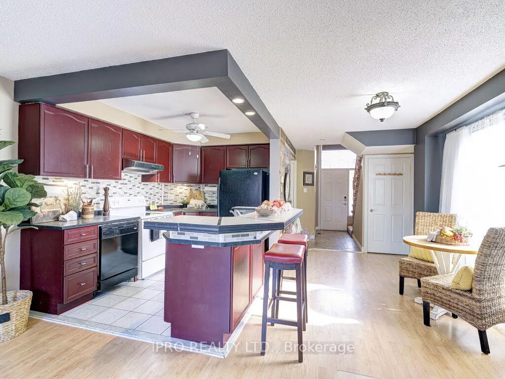 Photo 17 of 36 Kildonan Crescent, Hamilton, Waterdown — HOMEH