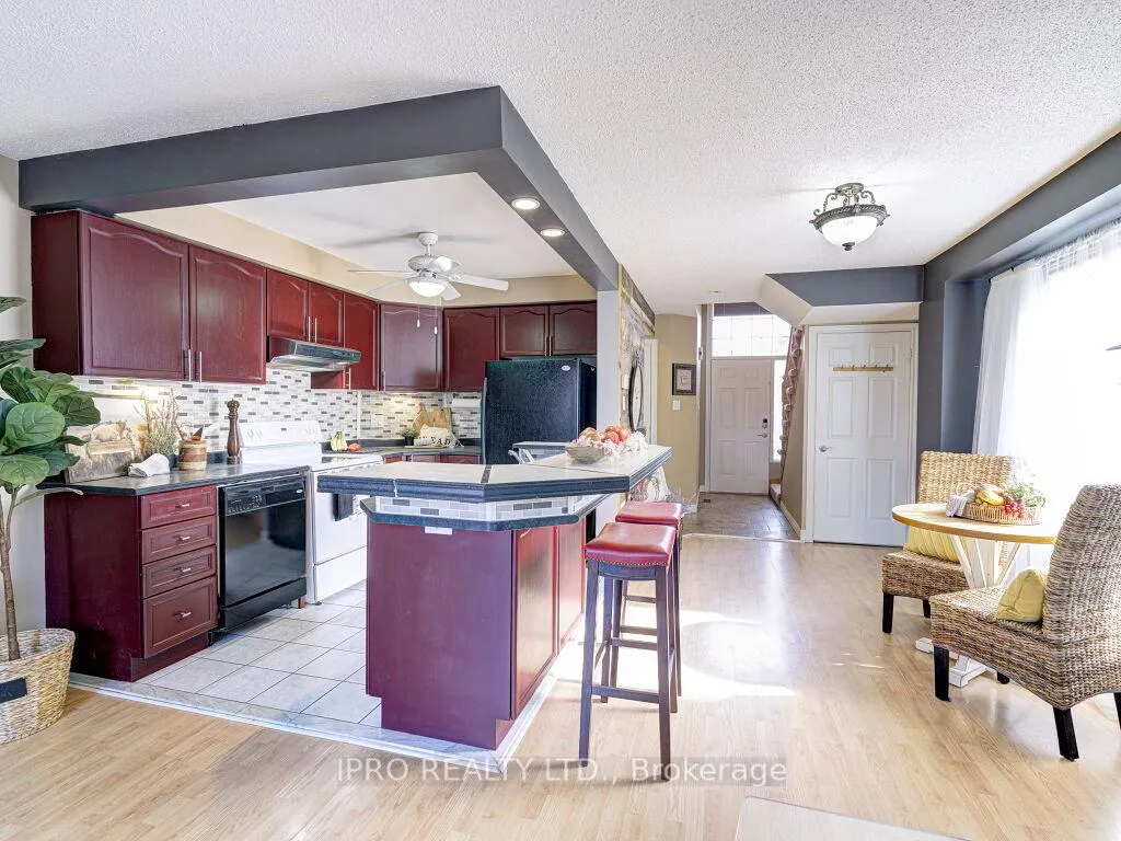 Photo 18 of 36 Kildonan Crescent, Hamilton, Waterdown — HOMEH