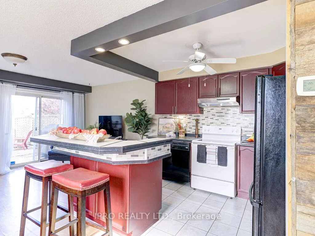Photo 21 of 36 Kildonan Crescent, Hamilton, Waterdown — HOMEH