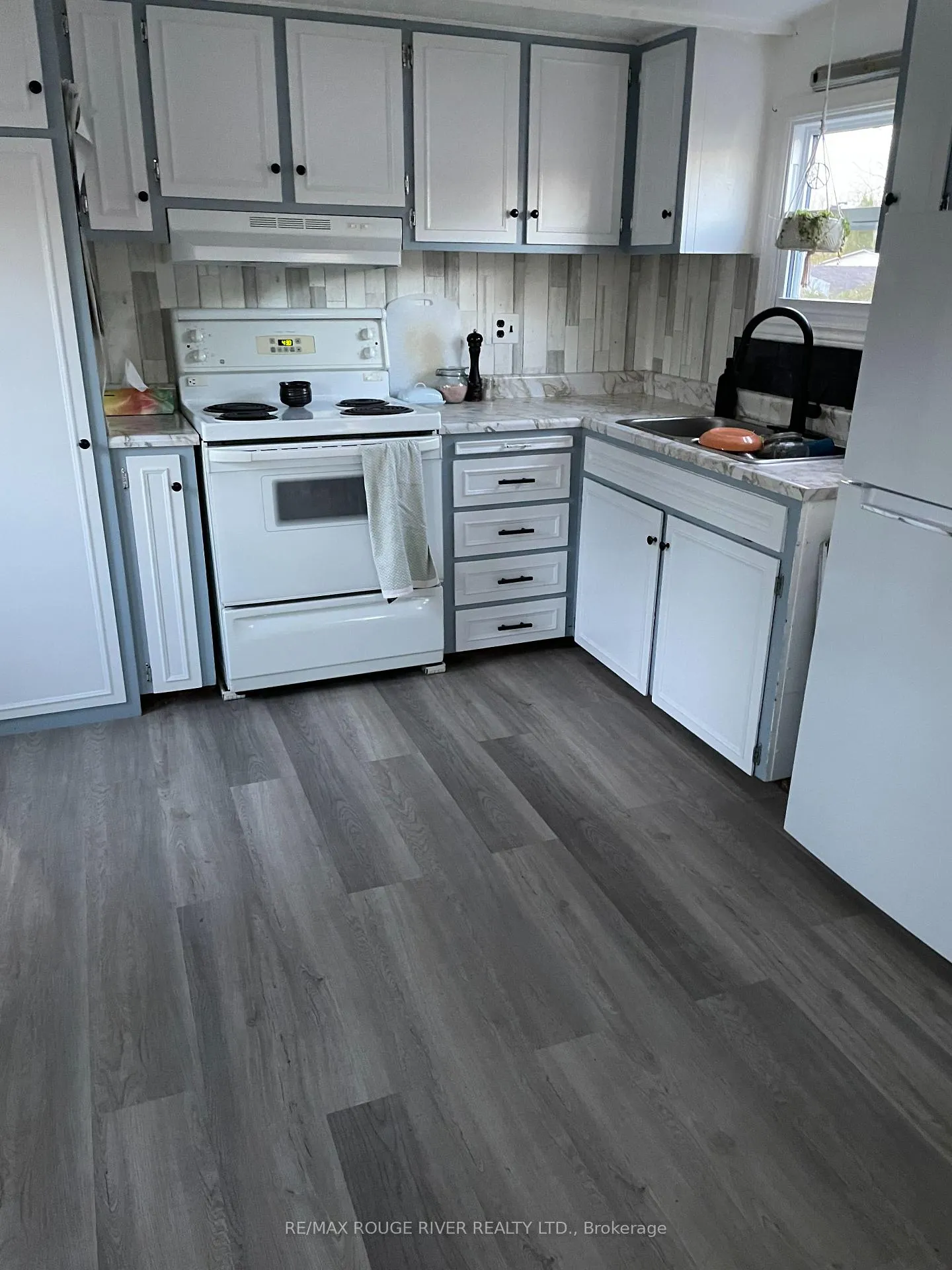 Photo 3 of 22 Valleyview Drive, Hamilton Township, Rural Hamilton — HOMEH