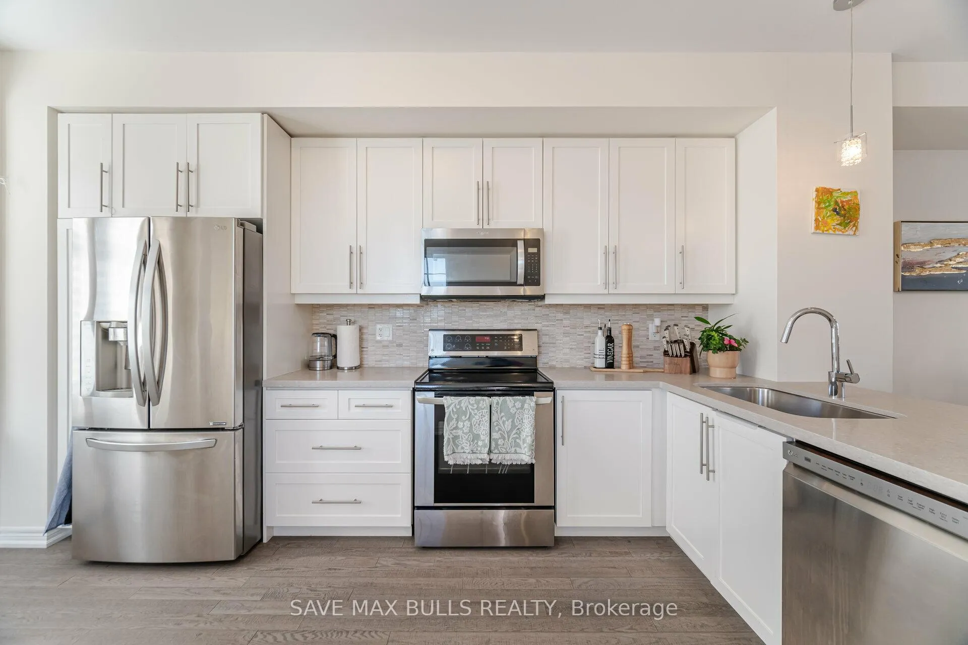 Photo 3 of Unit 94, 1890 Rymal Road E, Hamilton, Stoney Creek Mountain — HOMEH