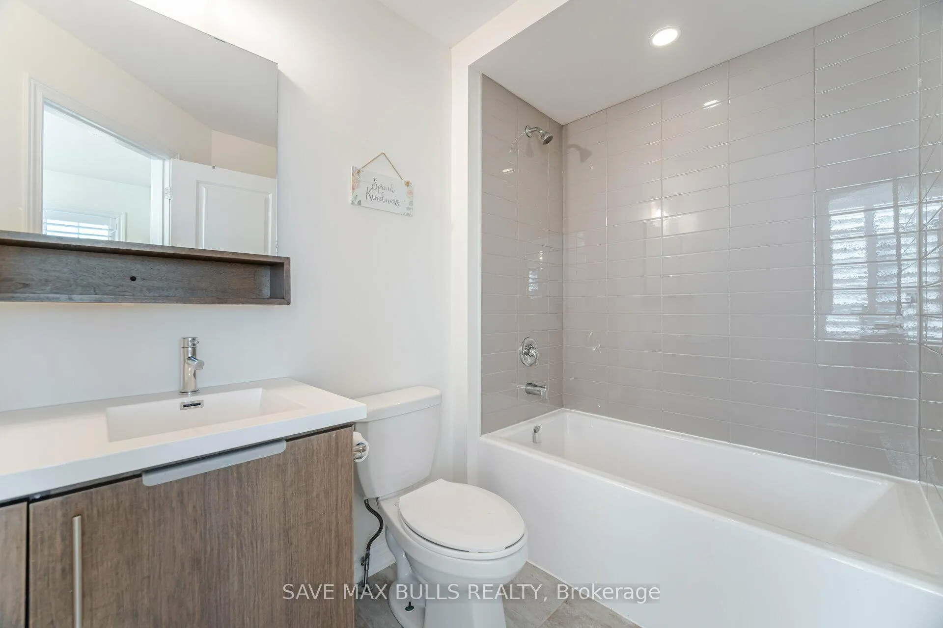 Photo 16 of Unit 94, 1890 Rymal Road E, Hamilton, Stoney Creek Mountain — HOMEH