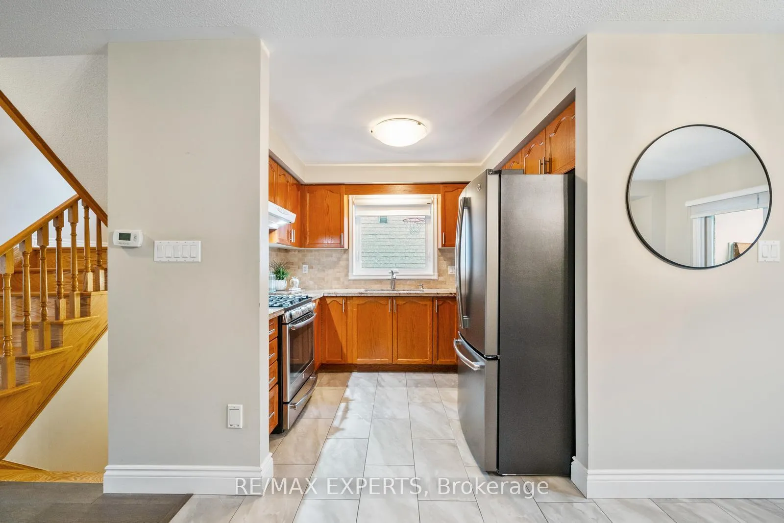 Photo 13 of 53 La Neve Avenue, Vaughan, Sonoma Heights — HOMEH