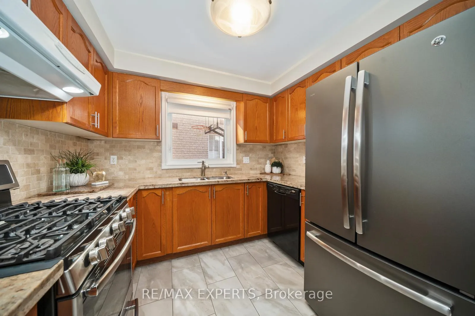 Photo 14 of 53 La Neve Avenue, Vaughan, Sonoma Heights — HOMEH