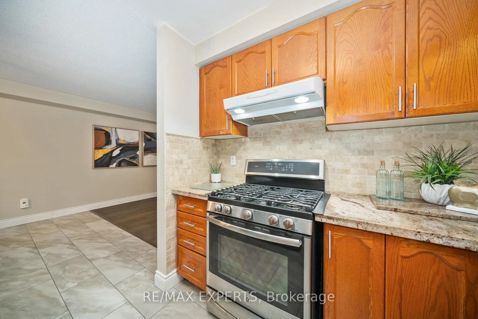 Photo 17 of 53 La Neve Avenue, Vaughan, Sonoma Heights — HOMEH