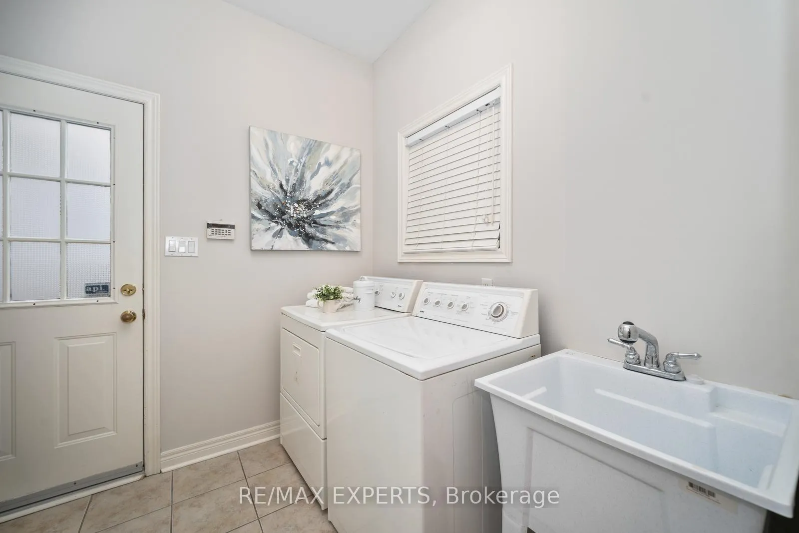 Photo 18 of 53 La Neve Avenue, Vaughan, Sonoma Heights — HOMEH