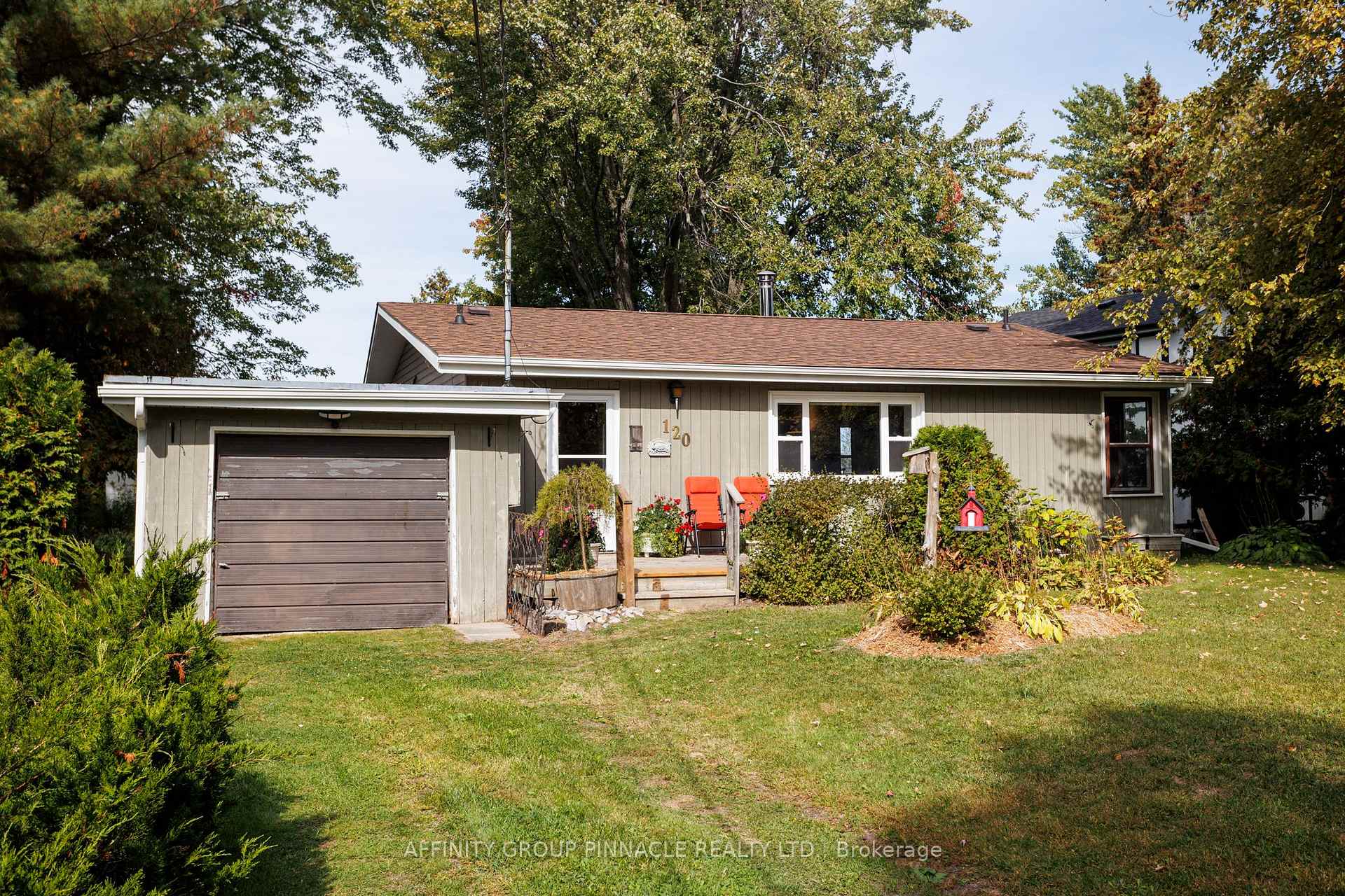 Photo 2 of 120 Irving Drive, Georgina, Pefferlaw — HOMEH
