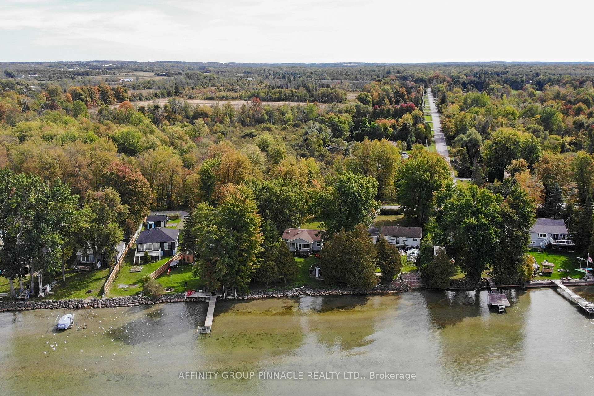 Photo 5 of 120 Irving Drive, Georgina, Pefferlaw — HOMEH