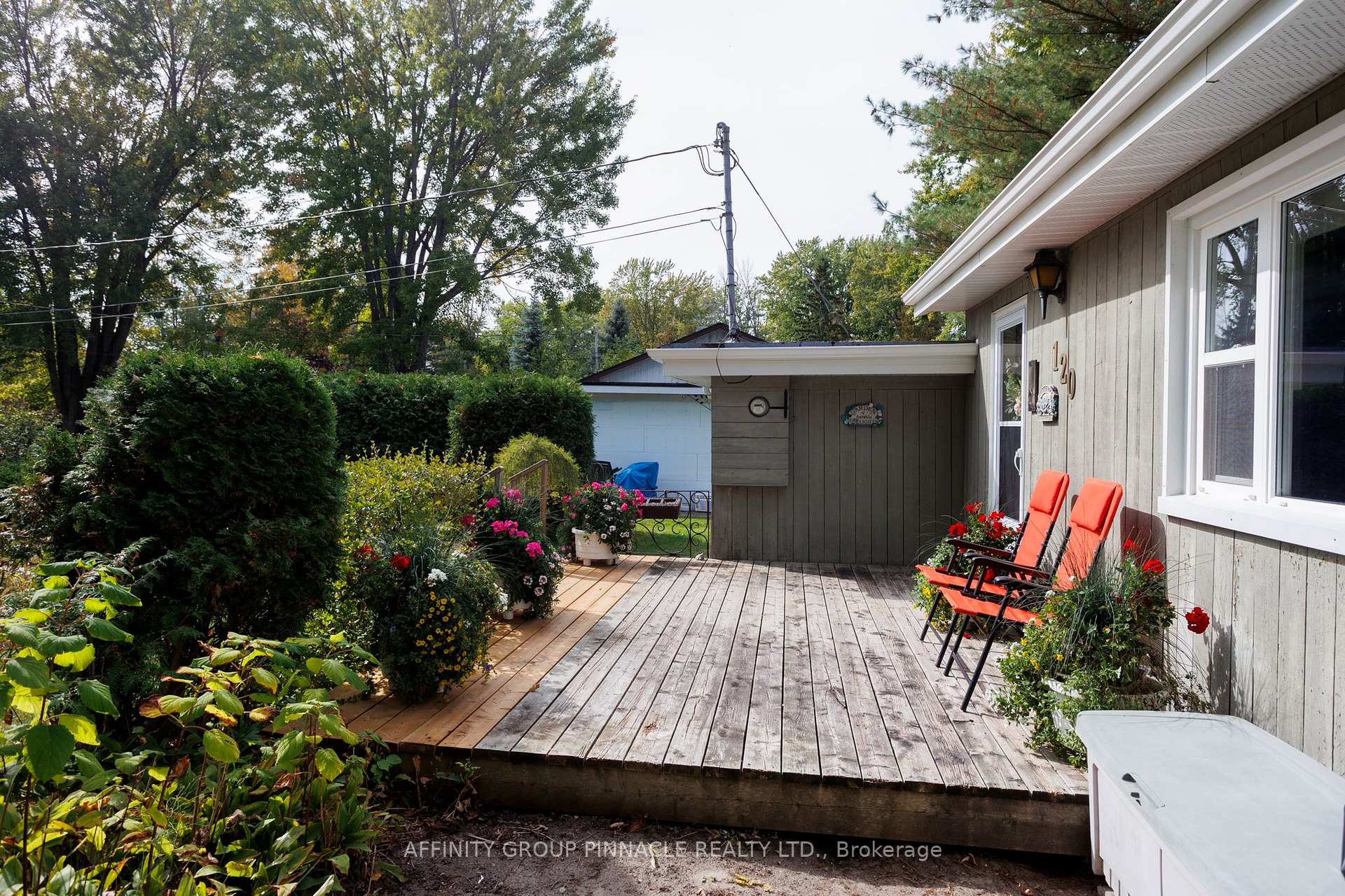 Photo 10 of 120 Irving Drive, Georgina, Pefferlaw — HOMEH