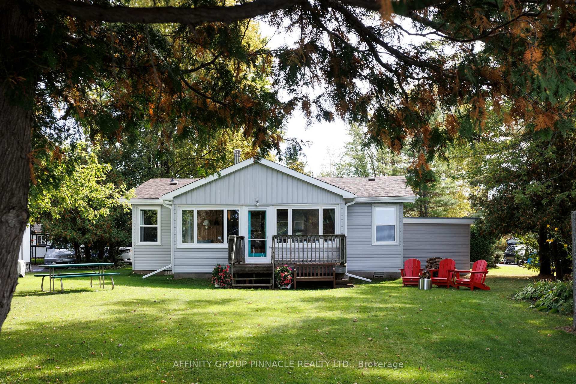 Photo 11 of 120 Irving Drive, Georgina, Pefferlaw — HOMEH