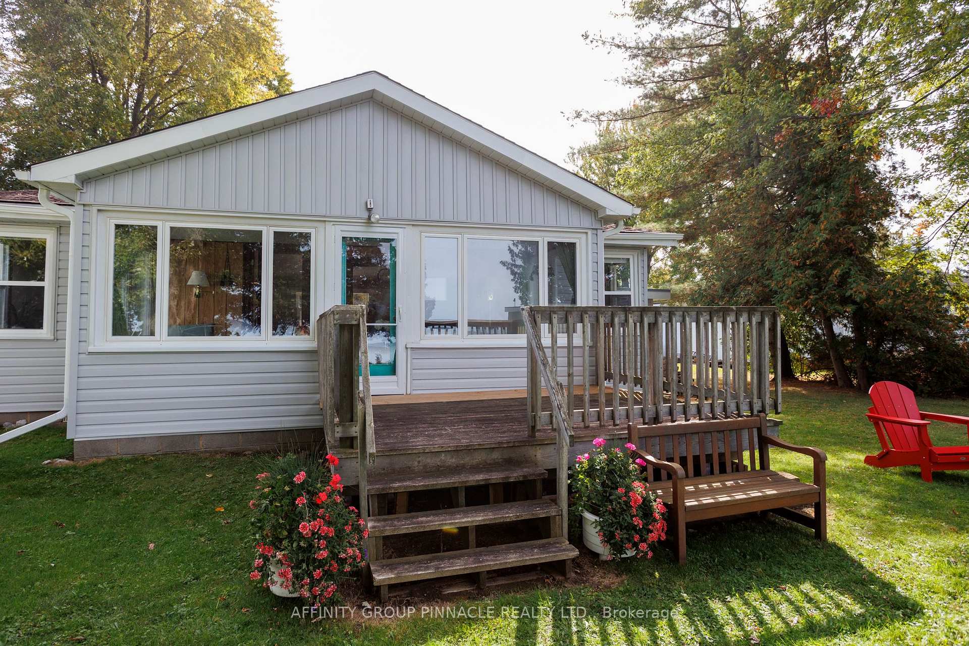 Photo 12 of 120 Irving Drive, Georgina, Pefferlaw — HOMEH