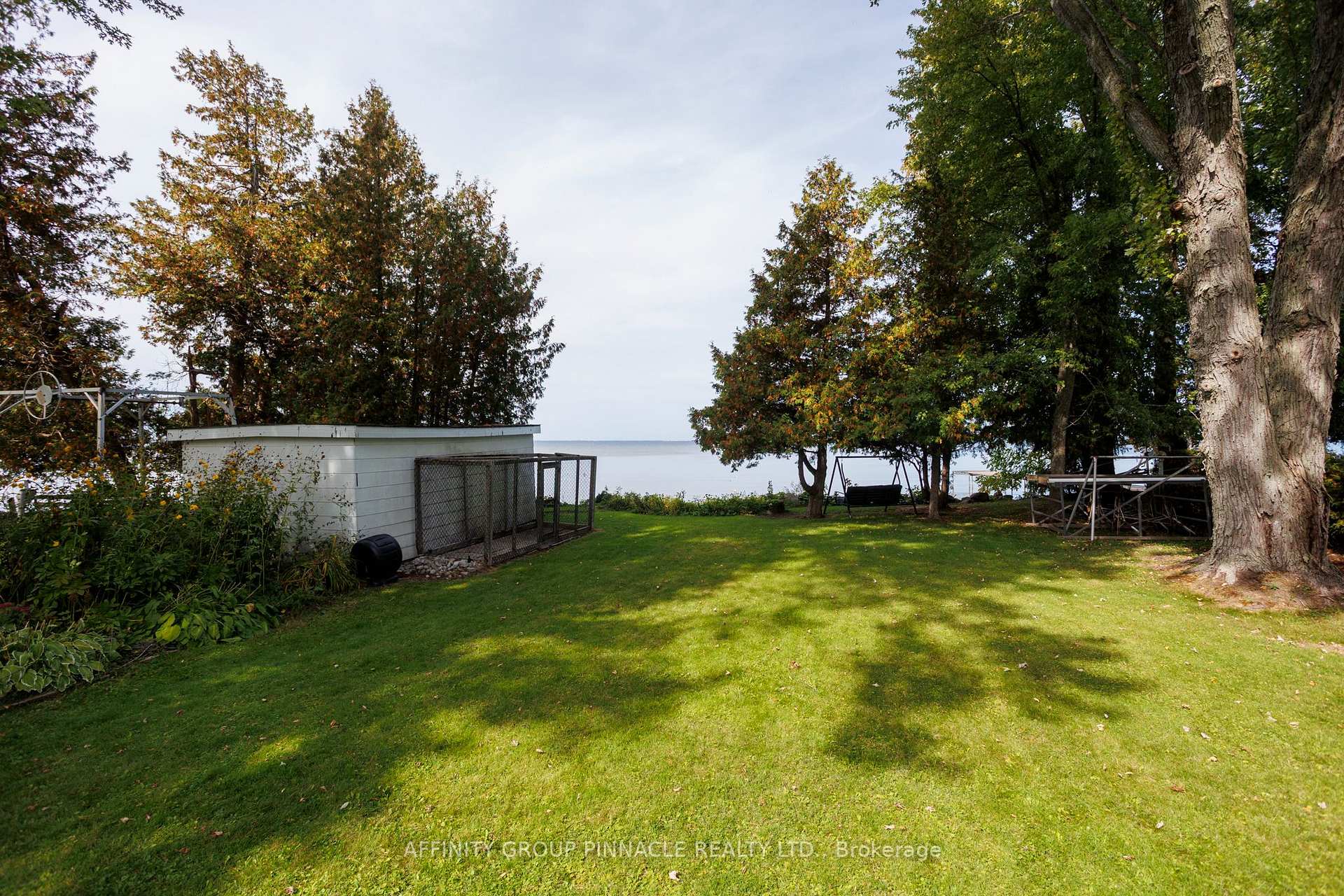 Photo 13 of 120 Irving Drive, Georgina, Pefferlaw — HOMEH