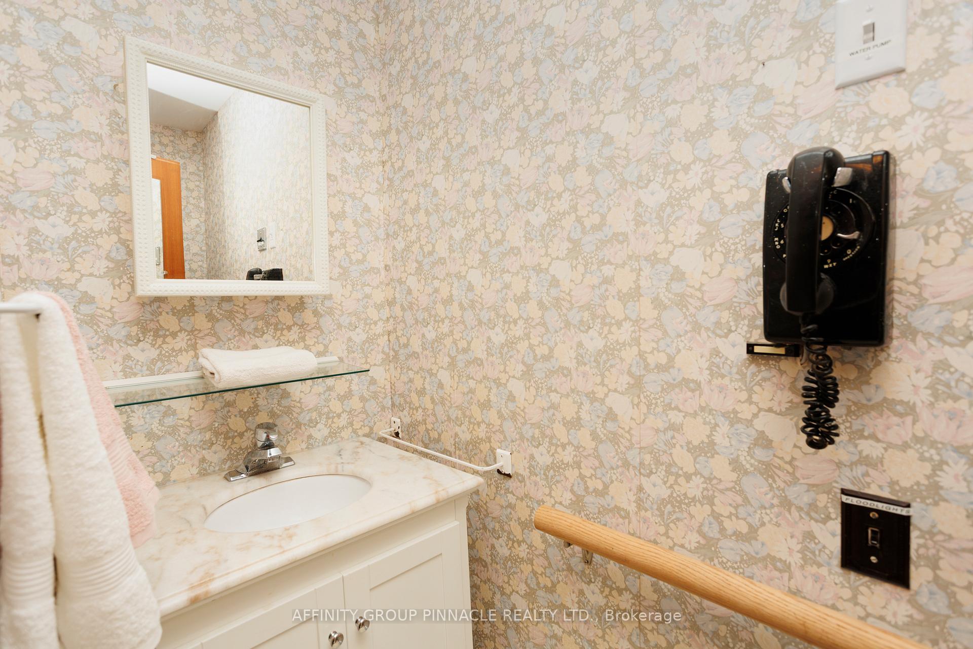 Photo 39 of 120 Irving Drive, Georgina, Pefferlaw — HOMEH