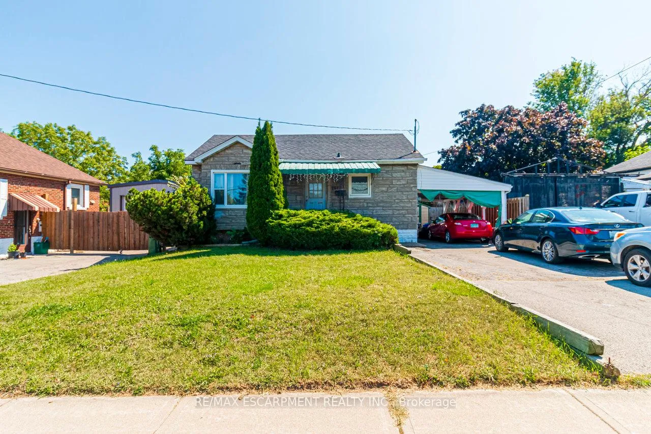 Photo 2 of 711 Upper Wellington Street, Hamilton, Hill Park — HOMEH