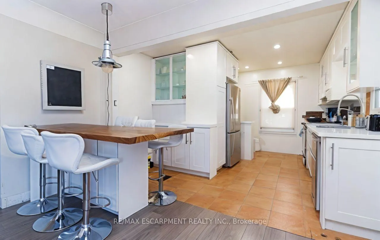 Photo 7 of 711 Upper Wellington Street, Hamilton, Hill Park — HOMEH