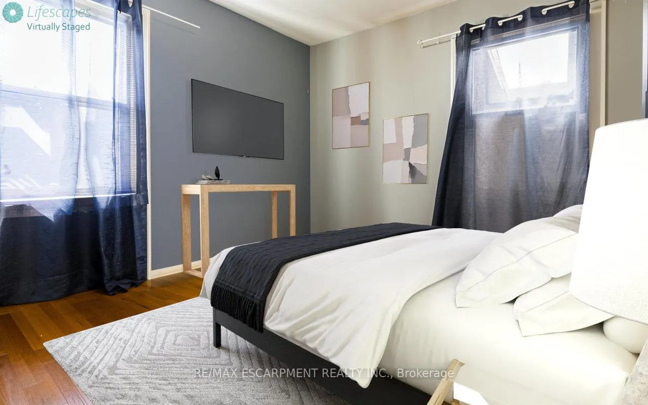 Photo 11 of 711 Upper Wellington Street, Hamilton, Hill Park — HOMEH