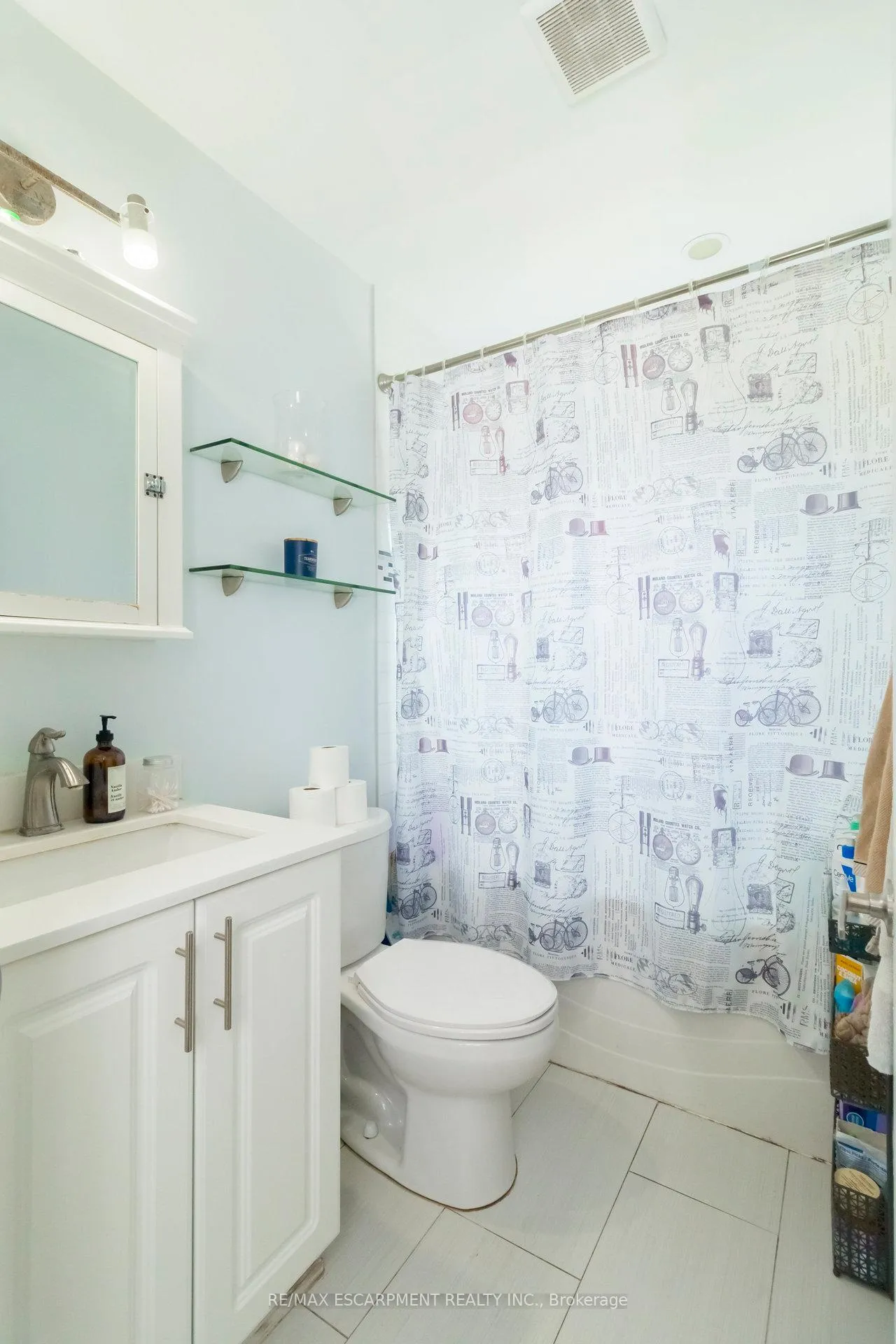 Photo 12 of 711 Upper Wellington Street, Hamilton, Hill Park — HOMEH