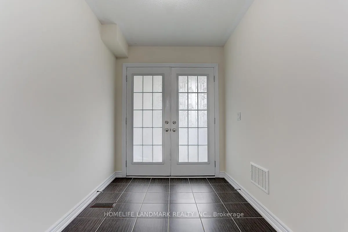 Photo 2 of 127 Memon Place, Markham, Wismer — HOMEH