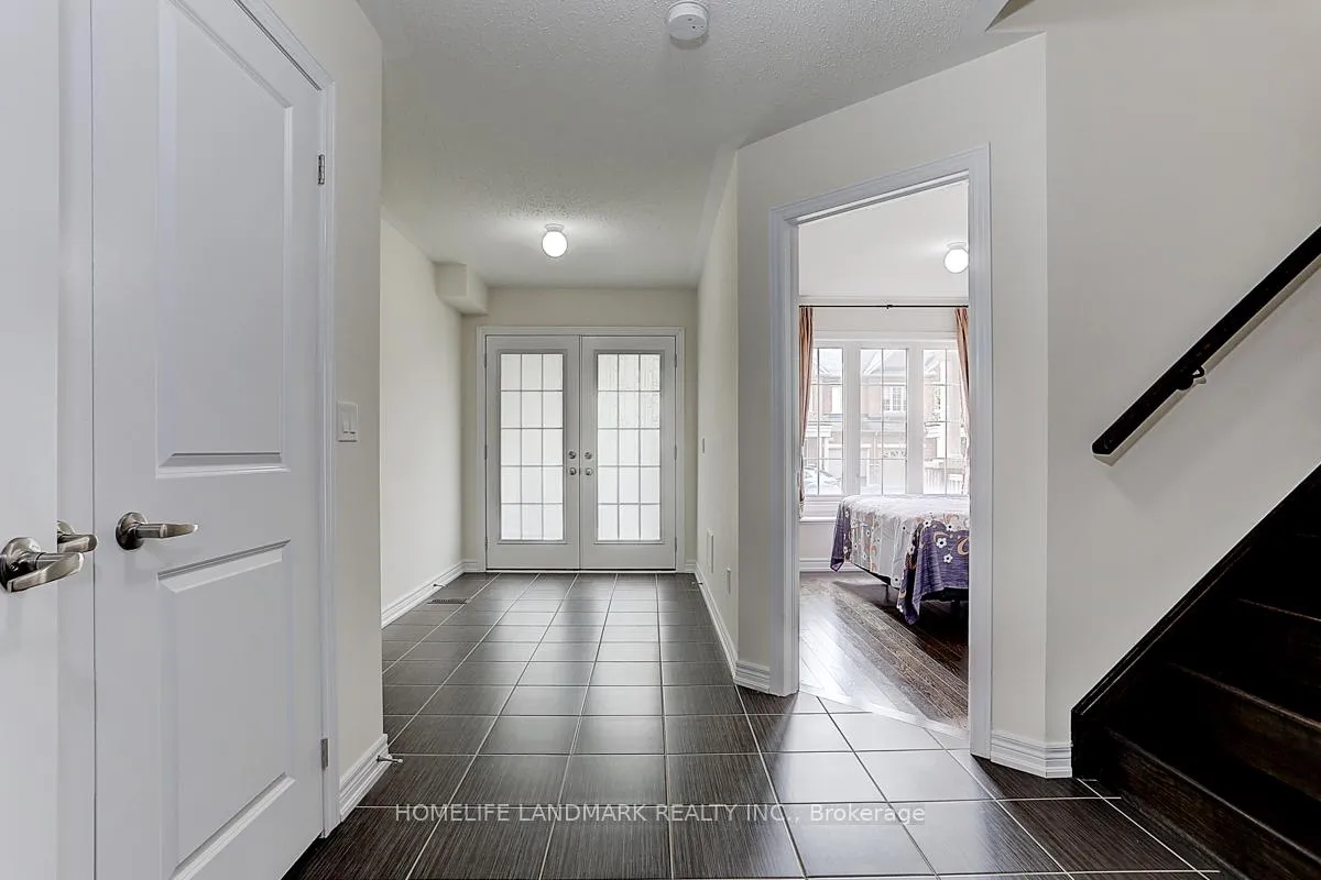 Photo 3 of 127 Memon Place, Markham, Wismer — HOMEH